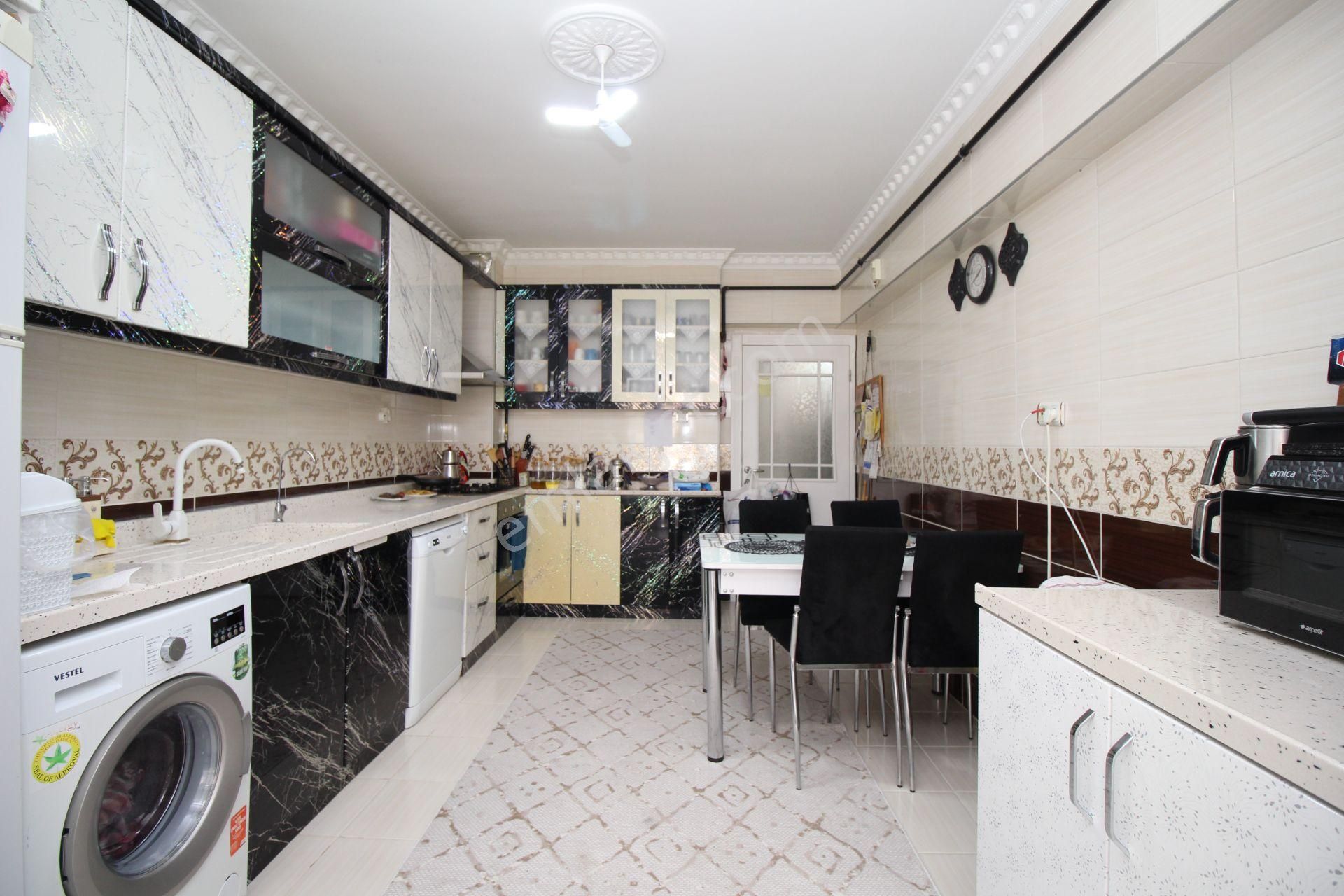 Pursaklar Merkez Satılık Daire Kalecik Emlak'tan Merkez Mh'de Site İçi 3+1 140m² Çift Asansörlü