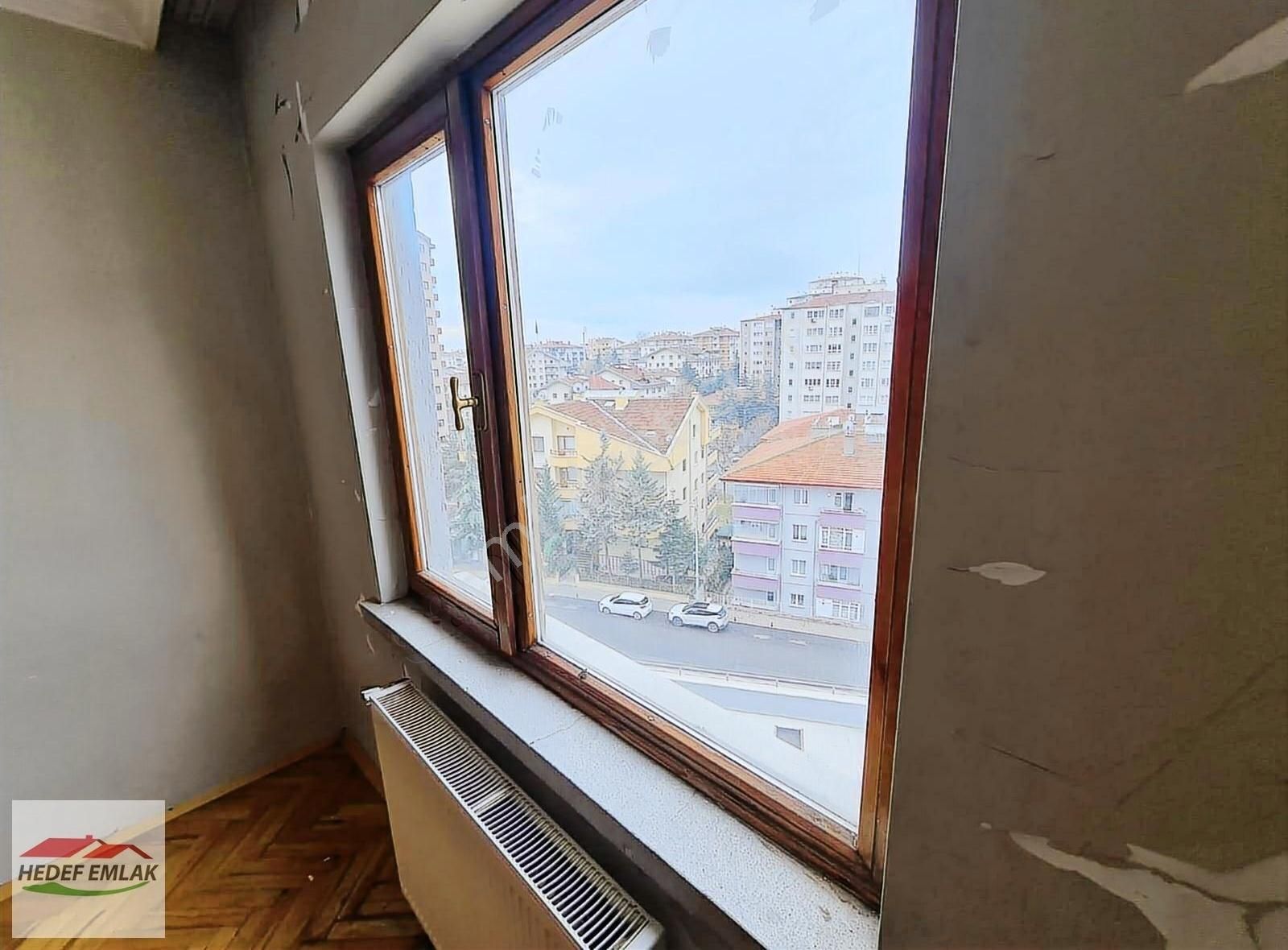 Keçiören Esertepe Kiralık Daire Hedef'ten Etlik Merkez'de Sitede 3+1 Asansörlü Şehir Manzaralı..