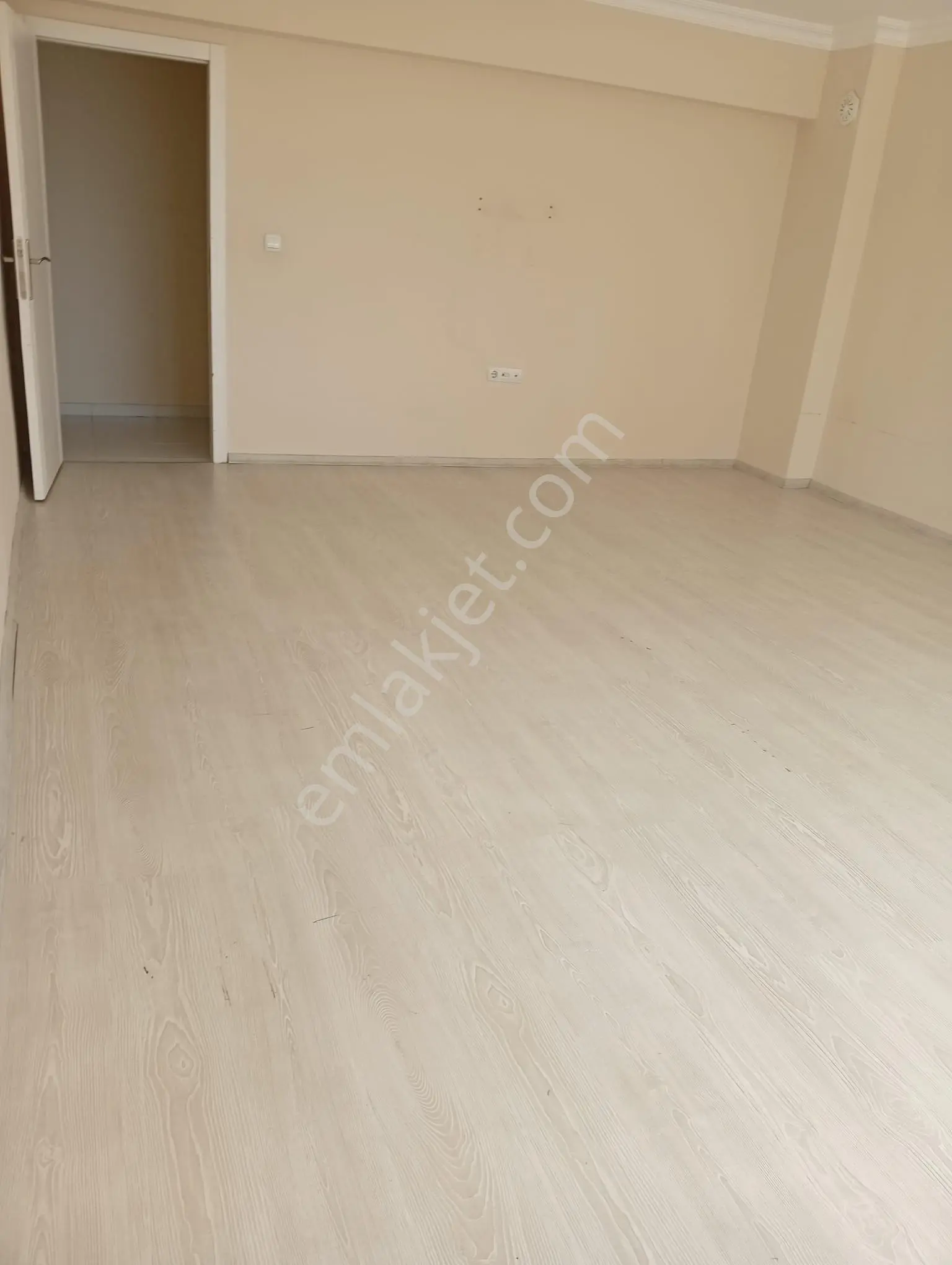 Geniş, 3+1, 2 Banyo, 2 Asansör, Ara Kat, Güney Cephe - Görsel 3
