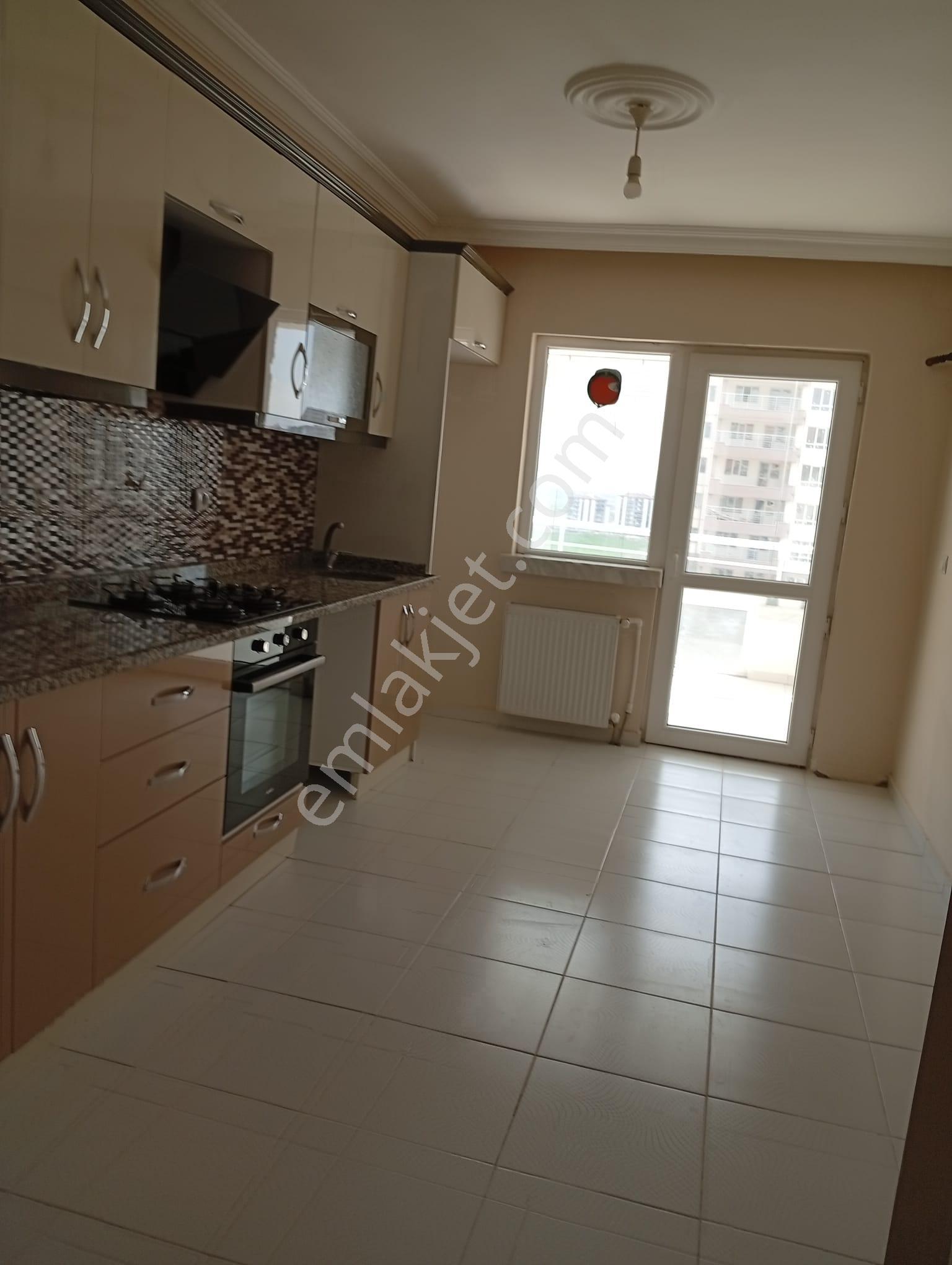 Geniş, 3+1, 2 Banyo, 2 Asansör, Ara Kat, Güney Cephe - Görsel 20