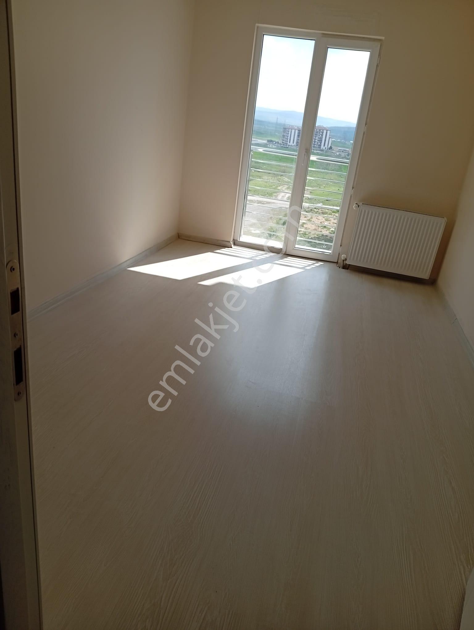 Geniş, 3+1, 2 Banyo, 2 Asansör, Ara Kat, Güney Cephe - Görsel 8