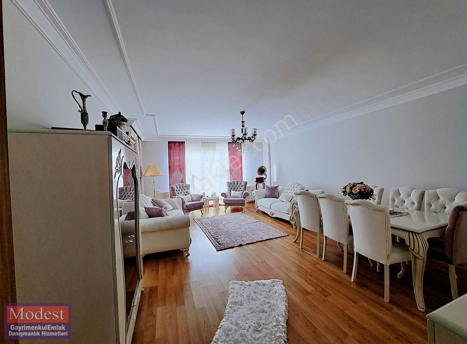 Kartal Uğur Mumcu Satılık Daire Kartal Uğurmumcu Merkezde Satılık 4+1 Daire 190m2