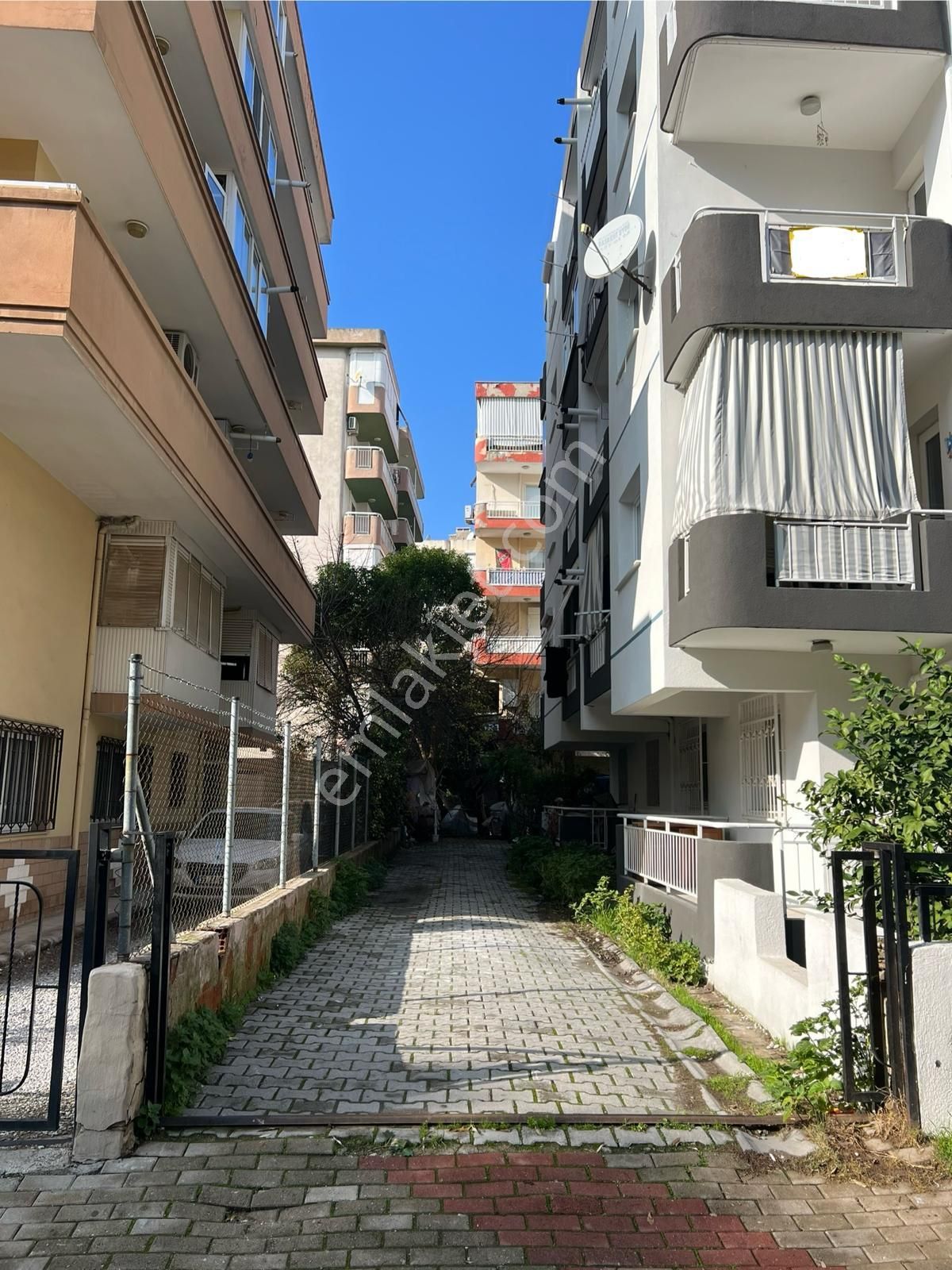 Sahibinden Karşıyaka Merkezde İçi Sıfır Doğalgazlı Otoparklı - Görsel 22