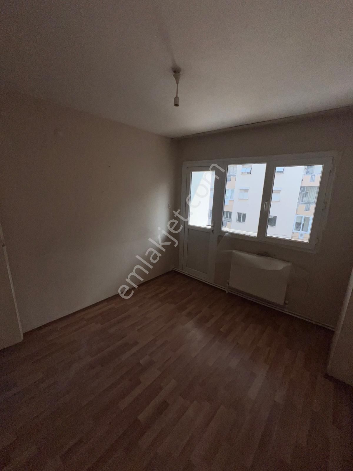 Sahibinden Karşıyaka Merkezde İçi Sıfır Doğalgazlı Otoparklı - Görsel 13