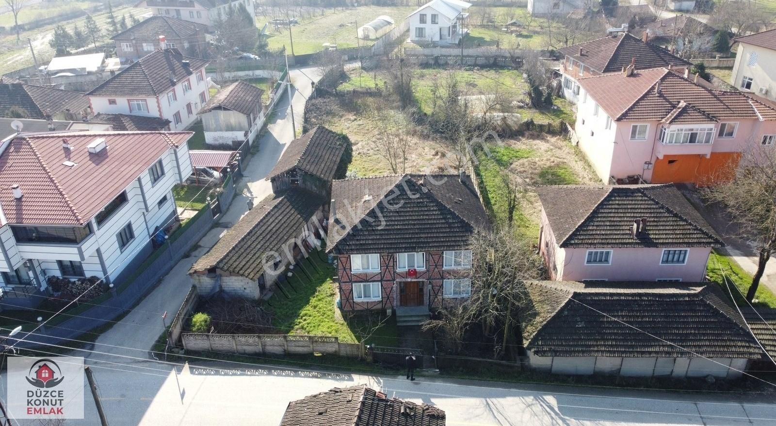 Düzce Merkez Yahyalar Satılık Müstakil Ev Düzce Merkez Yahyalar Mah. Satılık 950 M² Arsa Üzeri Müstakil Ev