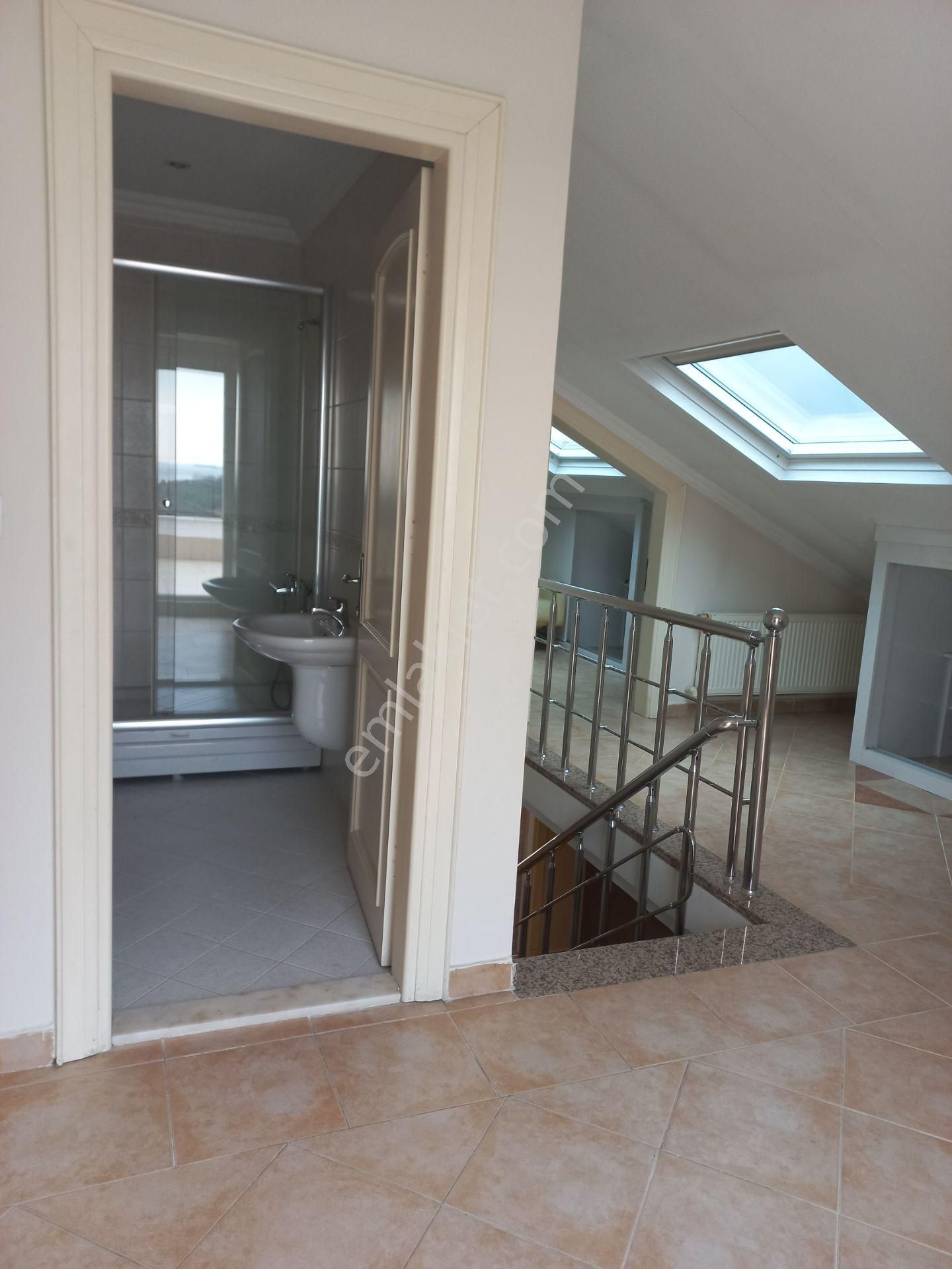 Erkutun'dan, Florya Basınköy'de Üç Cepheli, Çok Geniş Manzaralı Çift Teraslı Satılık Çatı Dubleksi - Görsel 3