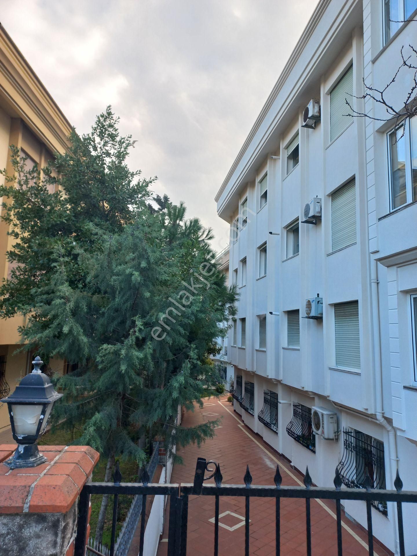 Erkutun'dan, Florya Basınköy'de Üç Cepheli, Çok Geniş Manzaralı Çift Teraslı Satılık Çatı Dubleksi - Görsel 33