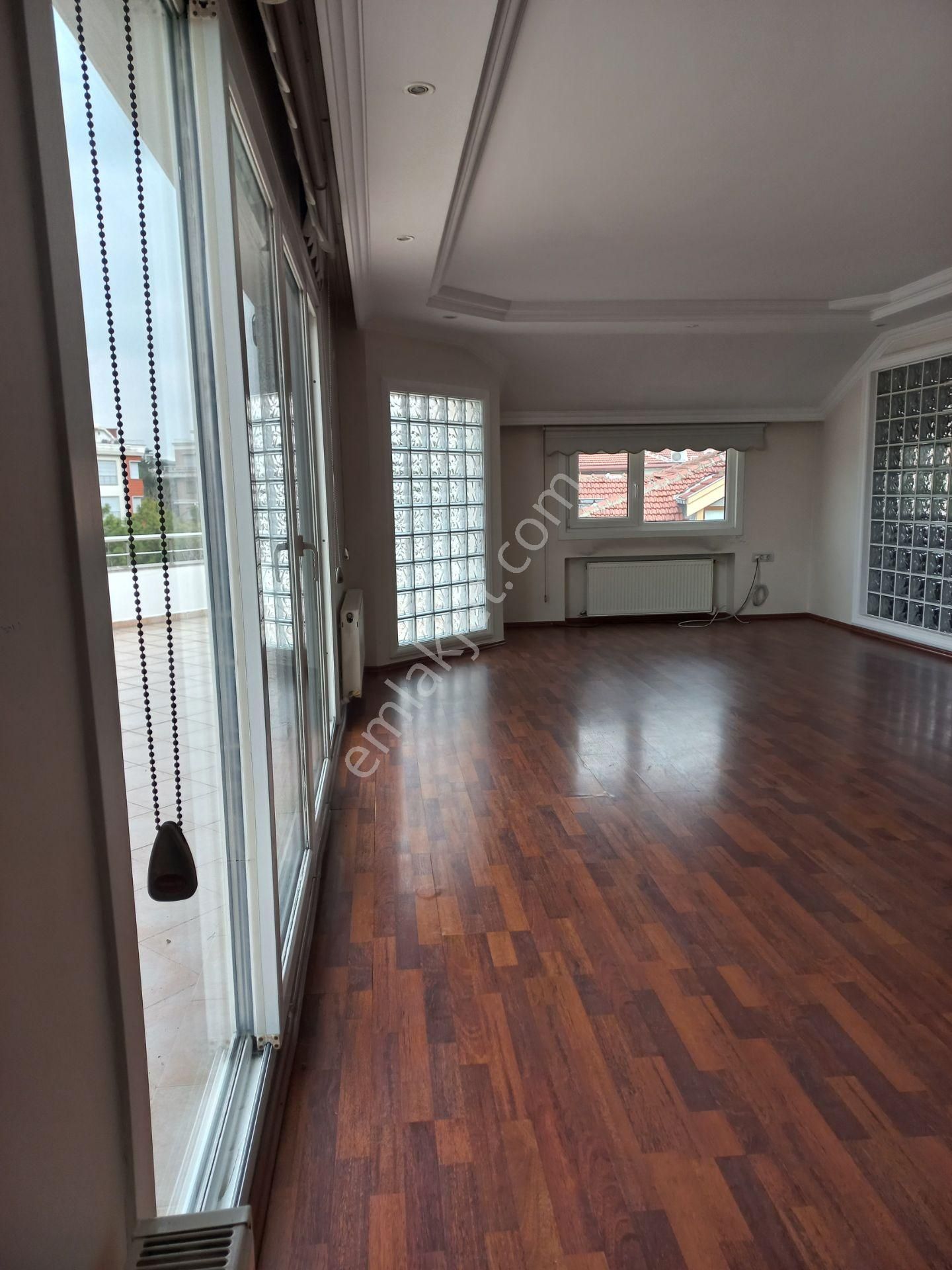 Erkutun'dan, Florya Basınköy'de Üç Cepheli, Çok Geniş Manzaralı Çift Teraslı Satılık Çatı Dubleksi - Görsel 9