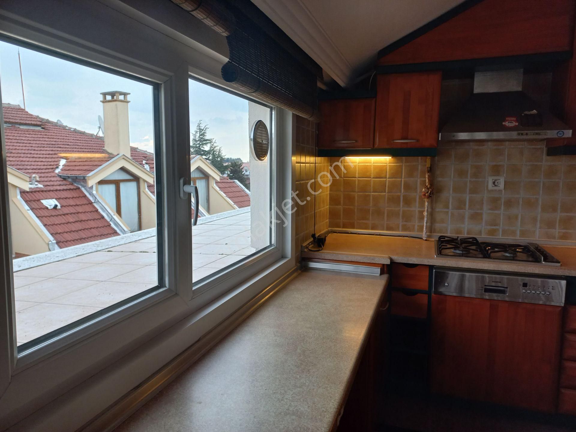 Erkutun'dan, Florya Basınköy'de Üç Cepheli, Çok Geniş Manzaralı Çift Teraslı Satılık Çatı Dubleksi - Görsel 31