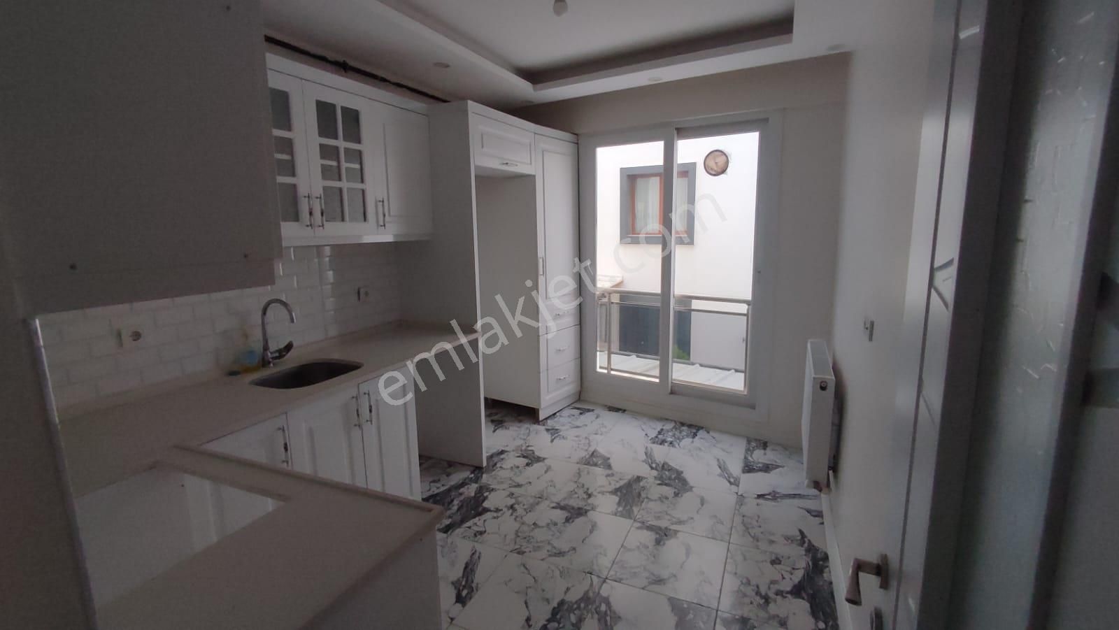 Yunusemre 50. Yıl Satılık Daire 50 Yıl Mahallesinde 2+1 95m2 Satılık Full Özellikli Ara Kat Daire