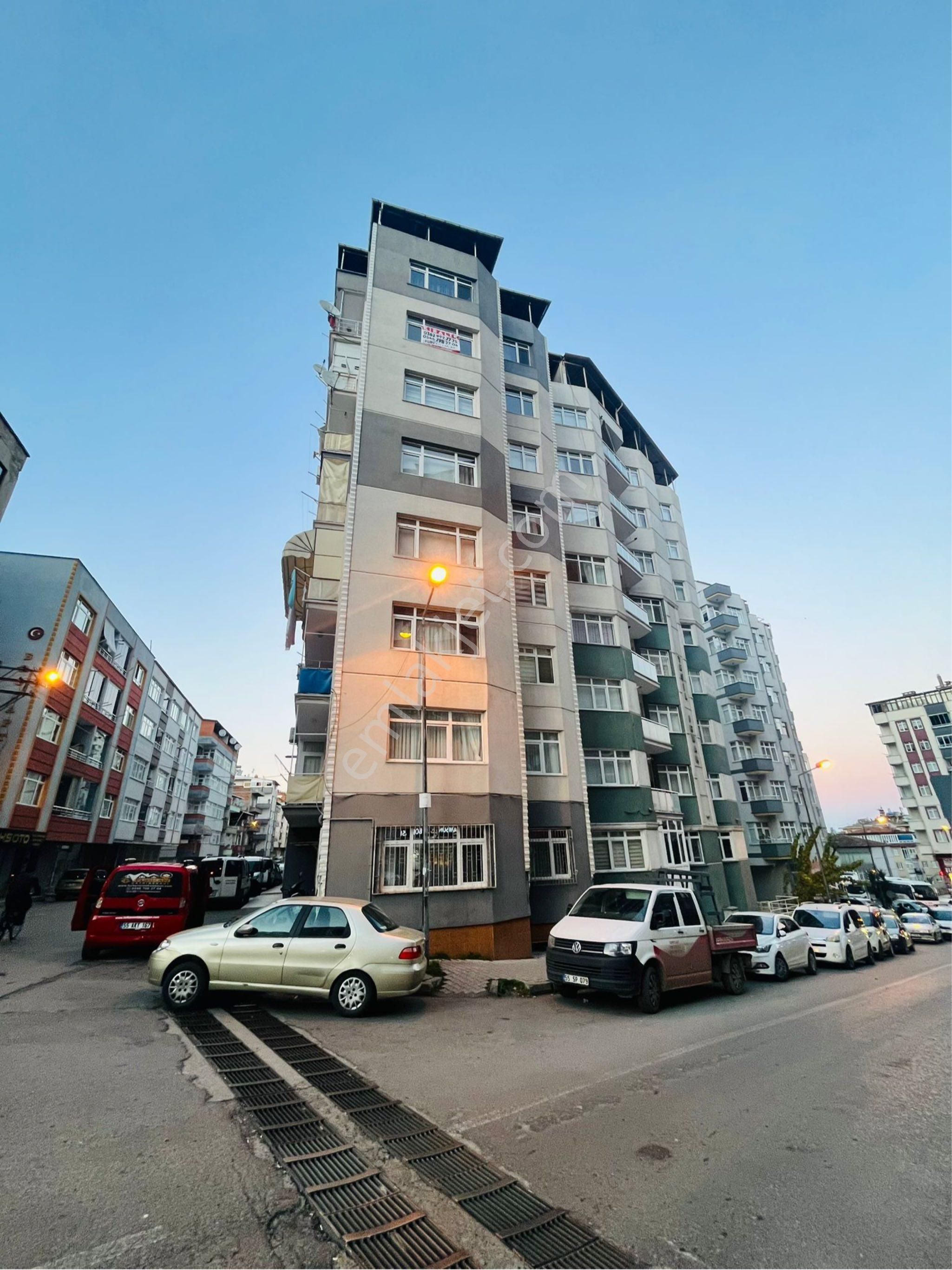 İlkadım Cedit Kiralık Daire Furkan Emlak'tan Gençlik Parkında 3+1 Asansörlü 6. Kat Daire