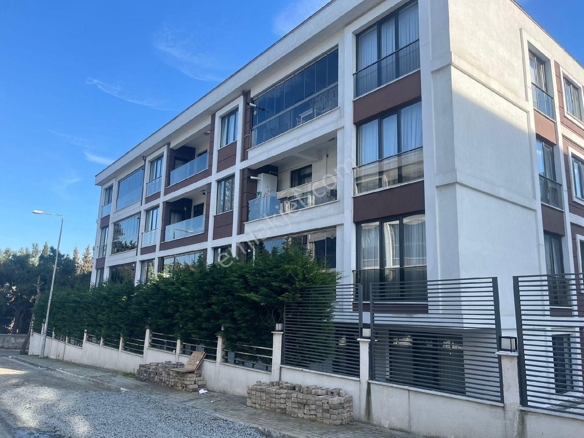 Avcılar Ambarlı Mah. Zehra Konakları Satılık 2+1daire Otoparklı