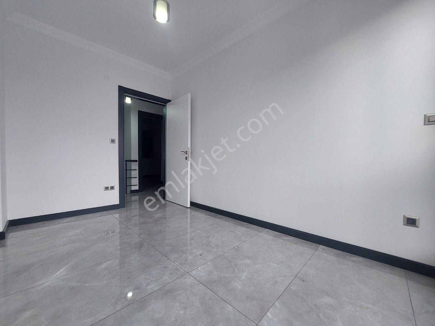 Didim Hisar Mahallesinde Havuzlu Site İçi 3+1 Açık Mutfaklı Satılık Sıfır Dubleks Villa - Görsel 24