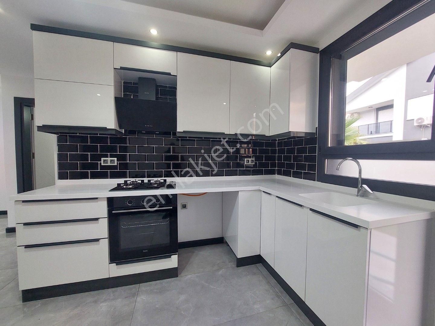 Didim Hisar Mahallesinde Havuzlu Site İçi 3+1 Açık Mutfaklı Satılık Sıfır Dubleks Villa - Görsel 11