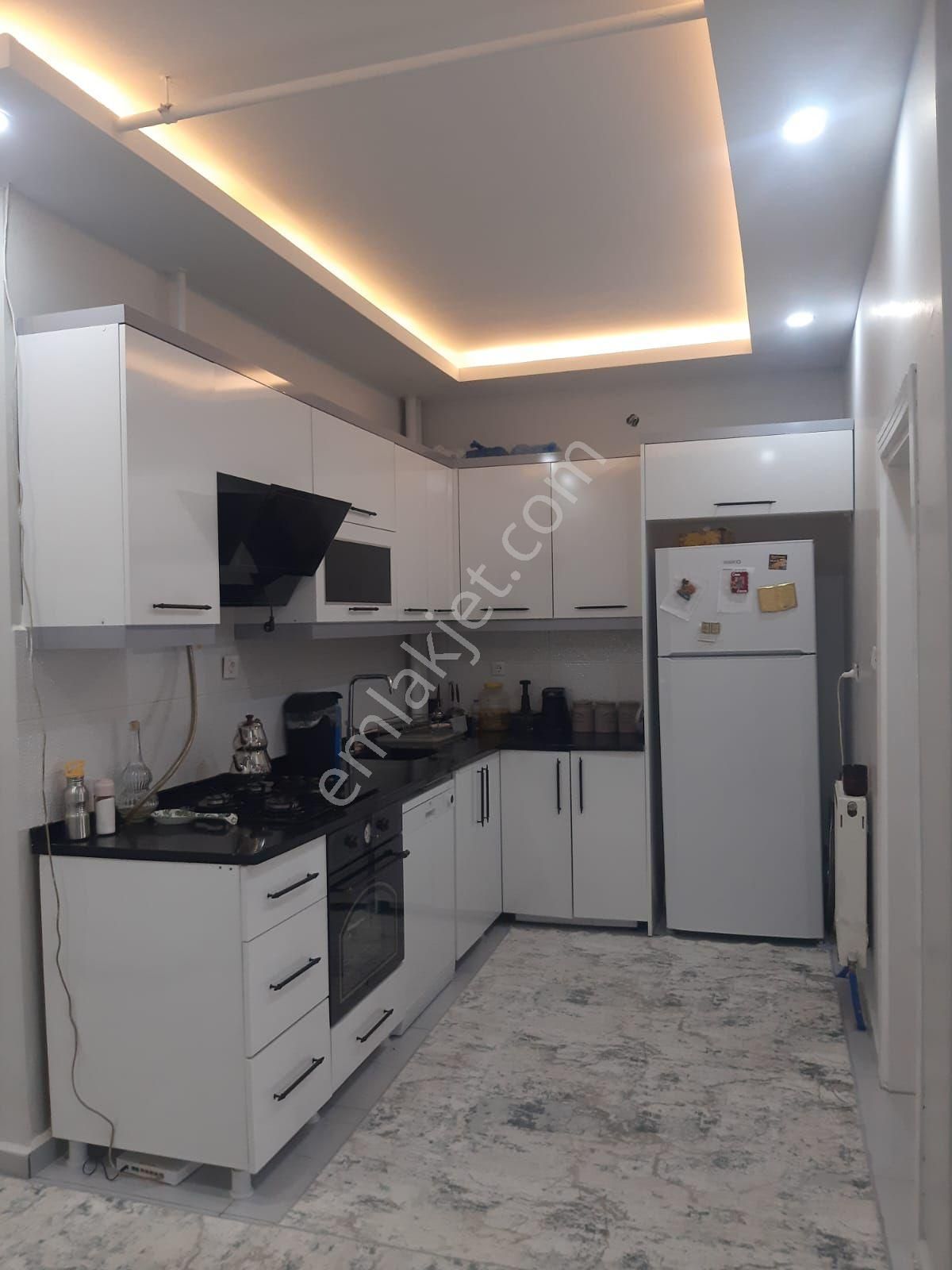 Bağlar Bağcılar Satılık Daire Bağcılar Ahmet Kaya Caddesi Civarı Satılık 2+1 Yüksek Giriş Daire