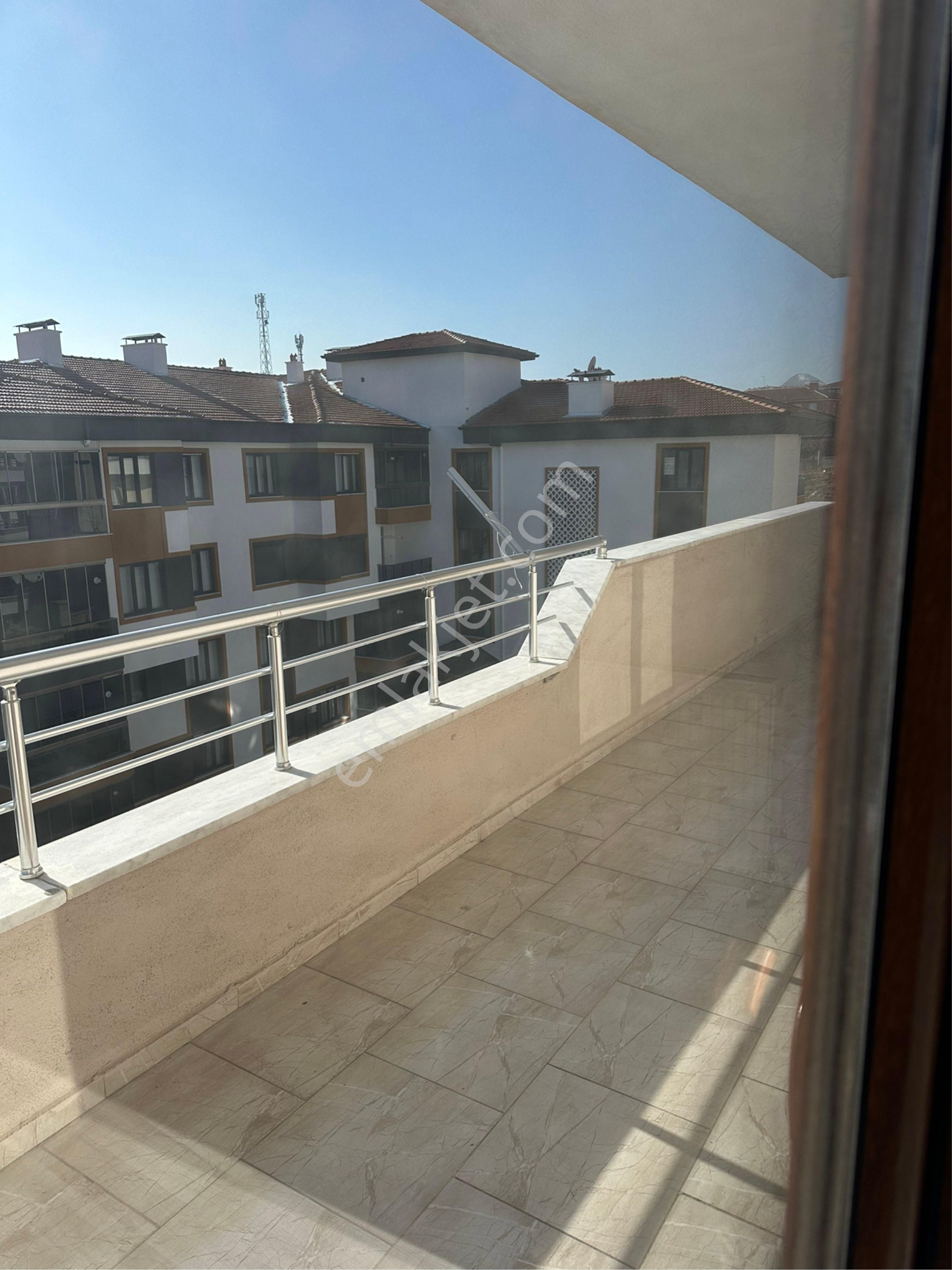 Salih Emlaktan Parsanda Kelebeklerlere Yakın Kiralık 3+1 Daire - Görsel 2