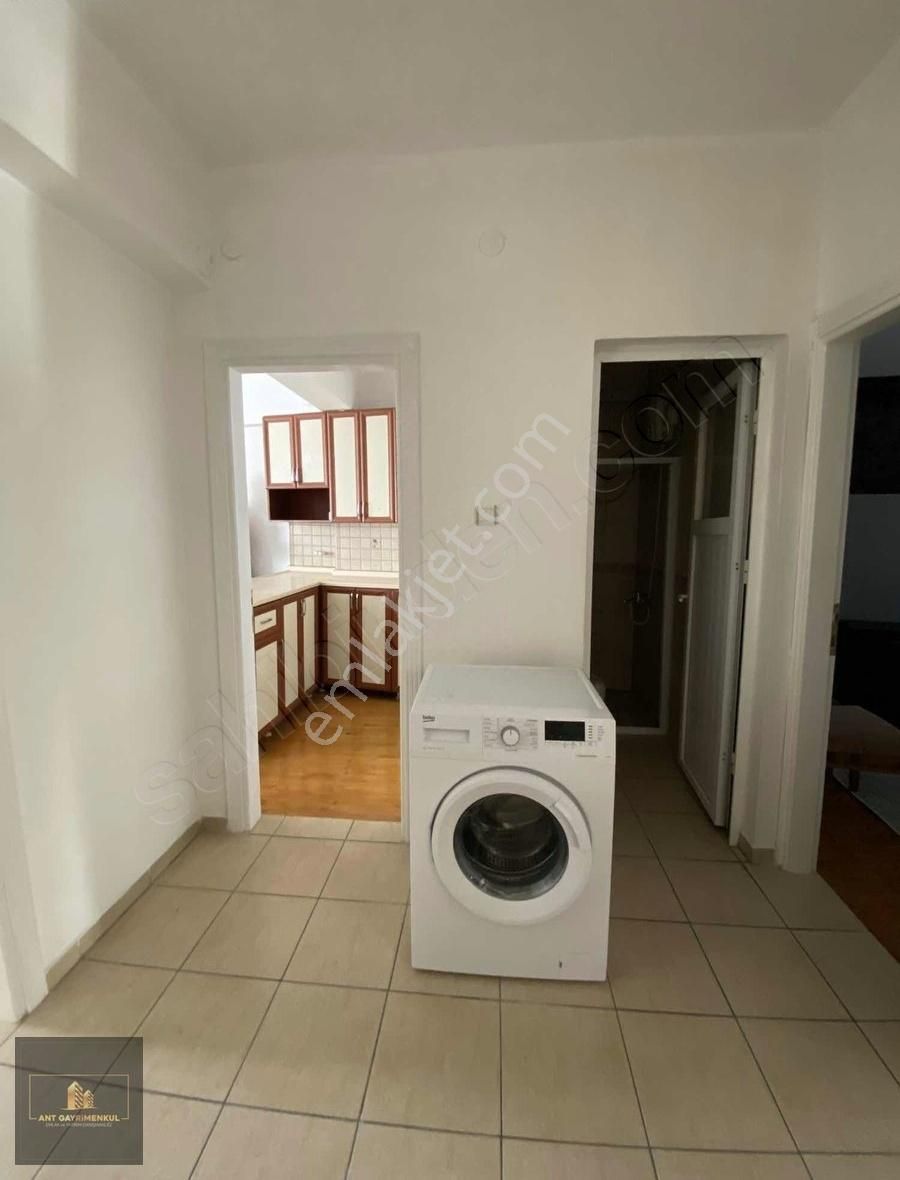 Muratpaşa Kışla Kiralık Daire Çarşı Kışla Mah. Güllük Caddesi Yakını Katta Eşyalı 1+1