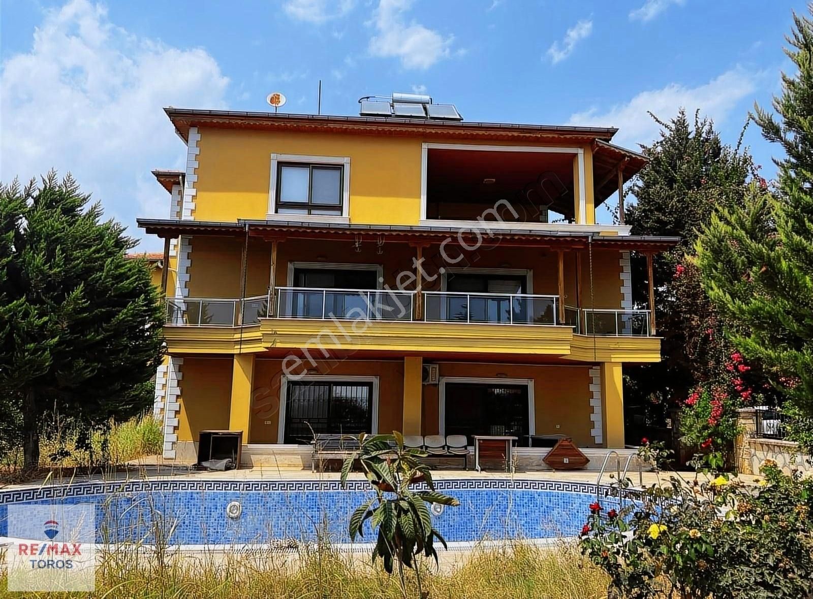 Toroslar Buluklu Satılık Villa Remax Toros'tan Buluklu'da Şehir Manzaralı Triplex Villa