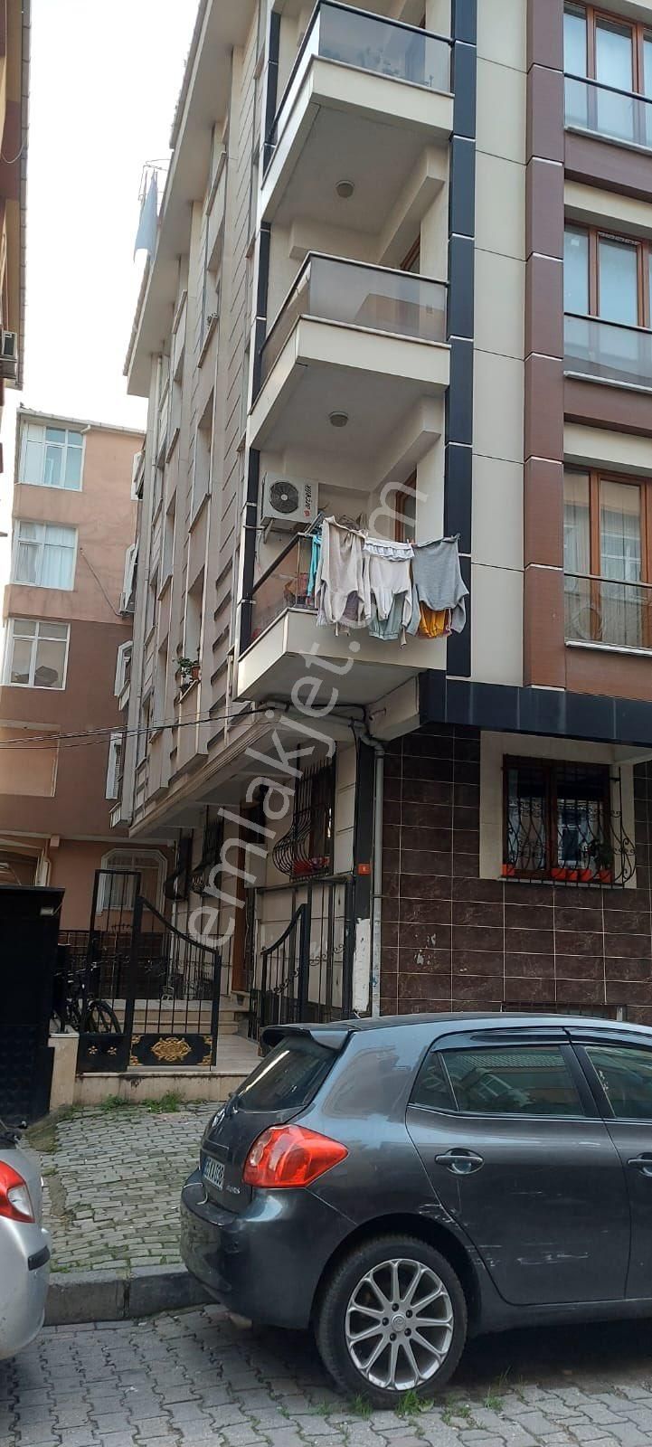 Güngören Mareşal Çakmak Satılık Daire Güngören Mareşal Çakmak Mahallesi'nde 2+1 90 M2 1.kat Satılık Daire