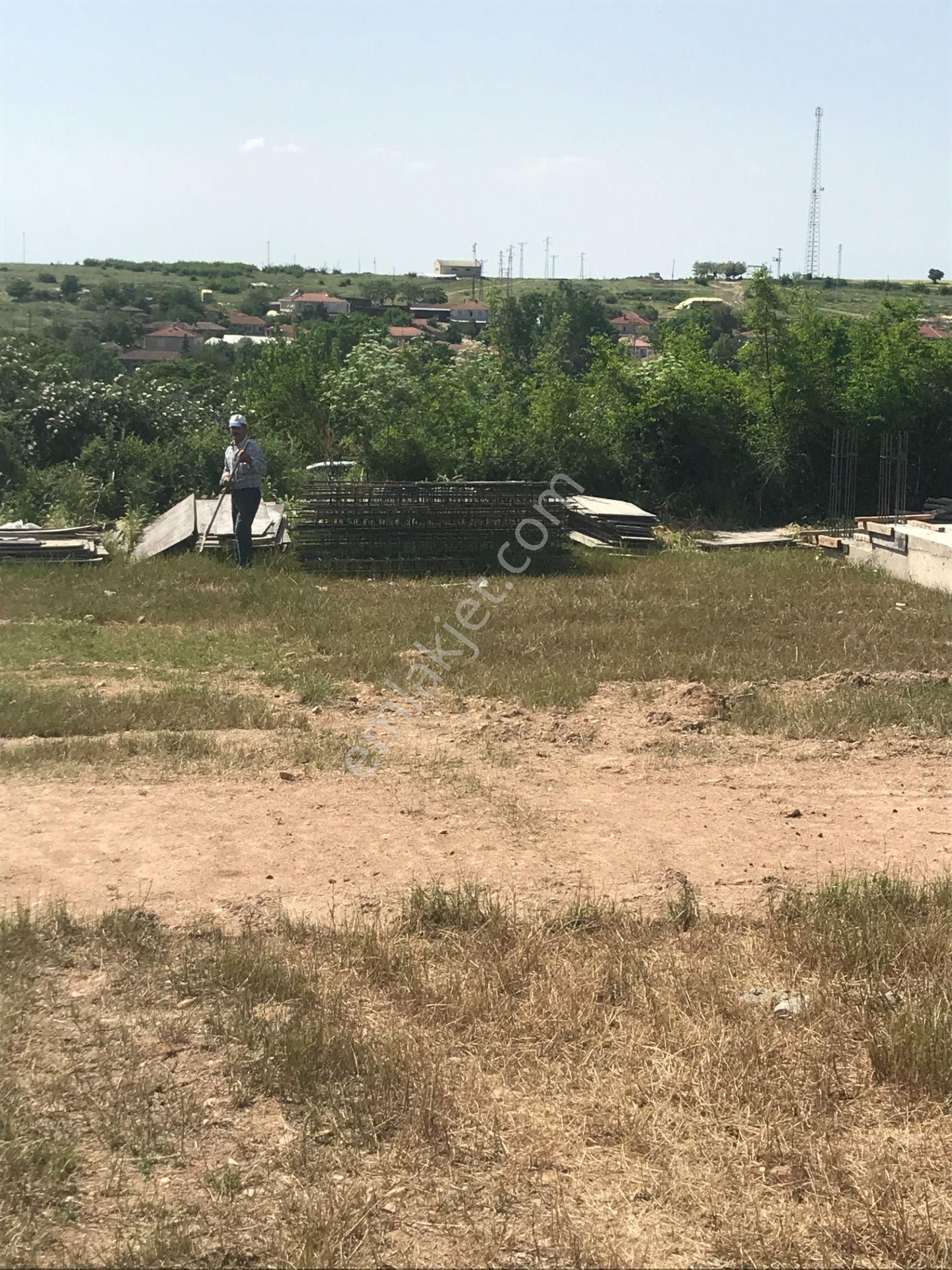 Kırklareli Merkez Deveçatağı Köyü Satılık Tarla Kırklareli Deveçatagı Köyü Yol Cephe Elektirik Su Var