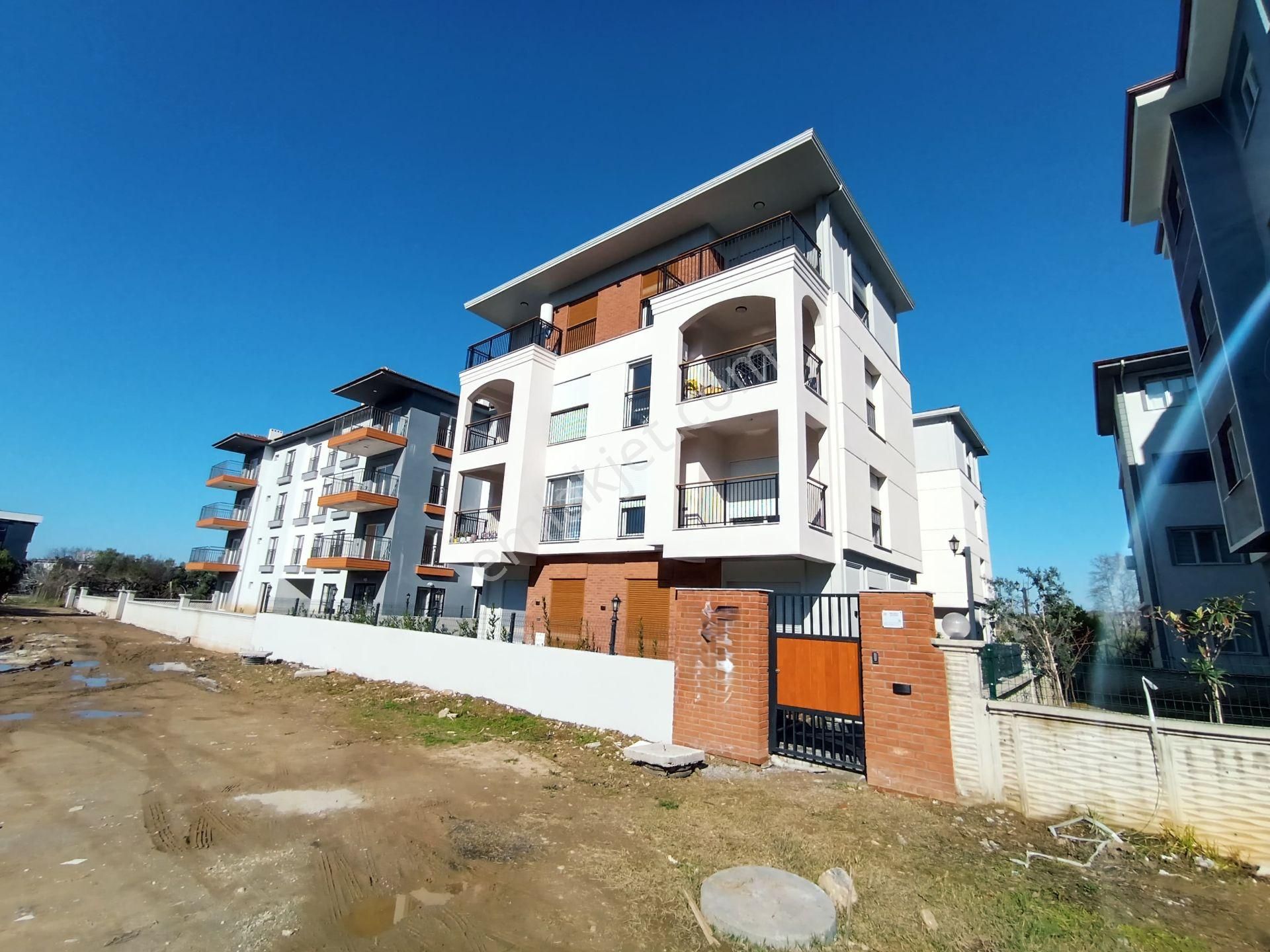 Kuşadası Davutlar Satılık Daire Davutlar Merkezde 1+1 Bahçe Katlı 53m2 Site İçerisinde Daire