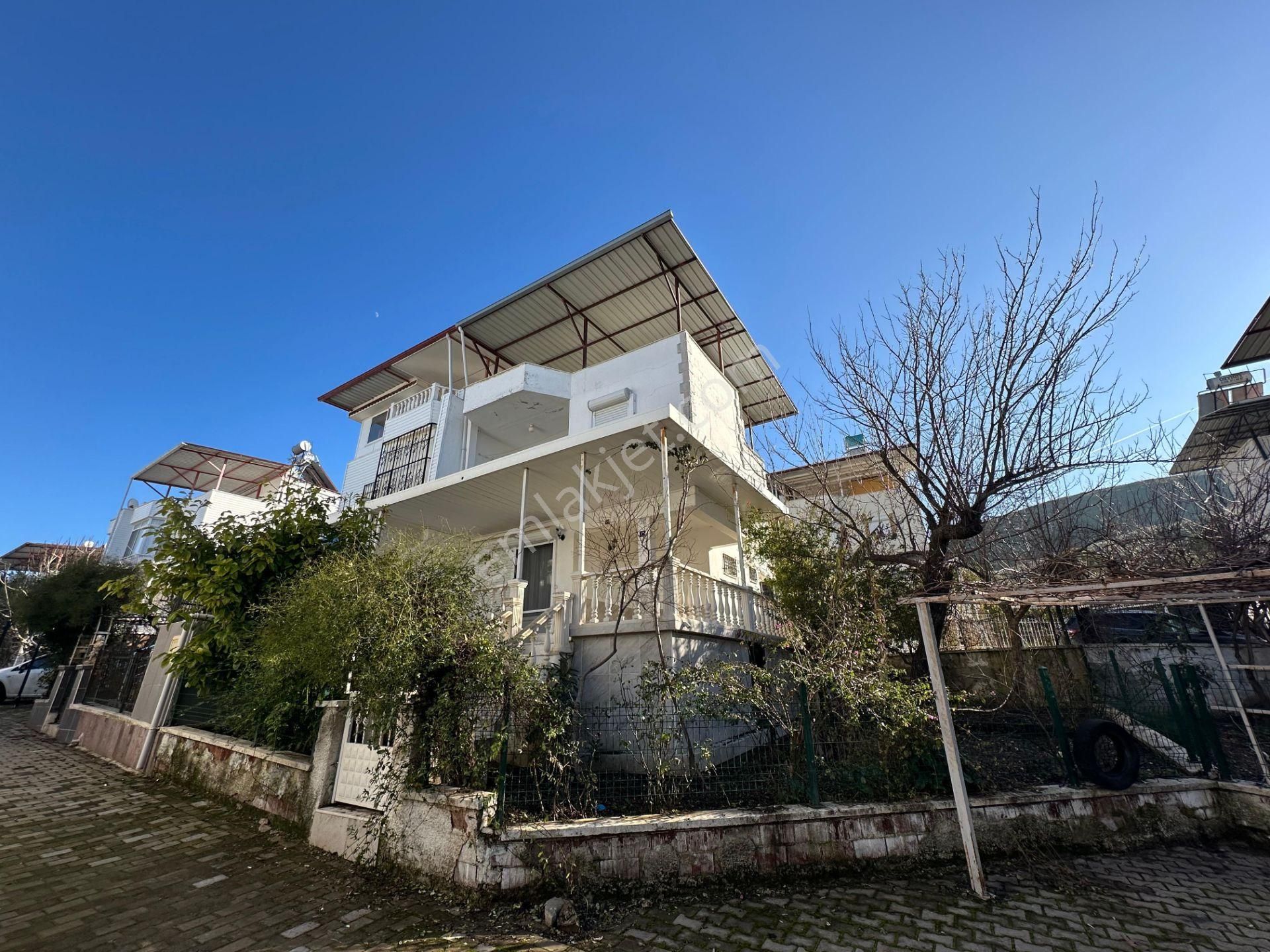 Didim Akköy Satılık Villa Didimde Satılık Site İçinde Deniz Manzaralı 3+1 Bahçeli Ev