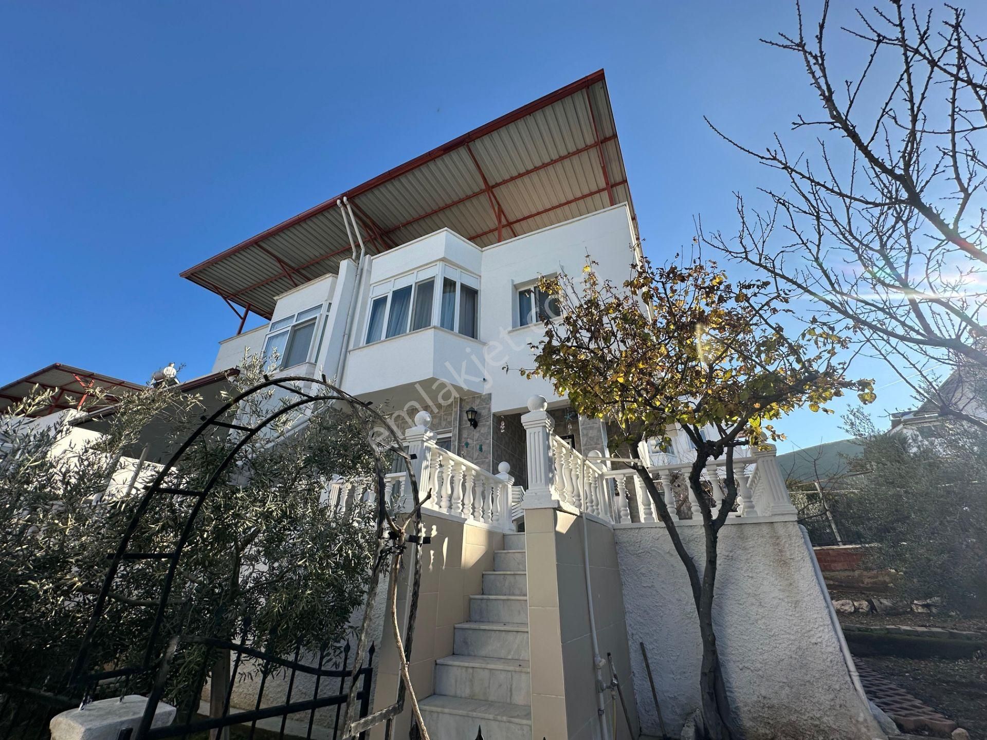 Didim Akköy Satılık Villa Didimde Satılık Site İçinde Deniz Manzaralı 3+1 Bahçeli Ev