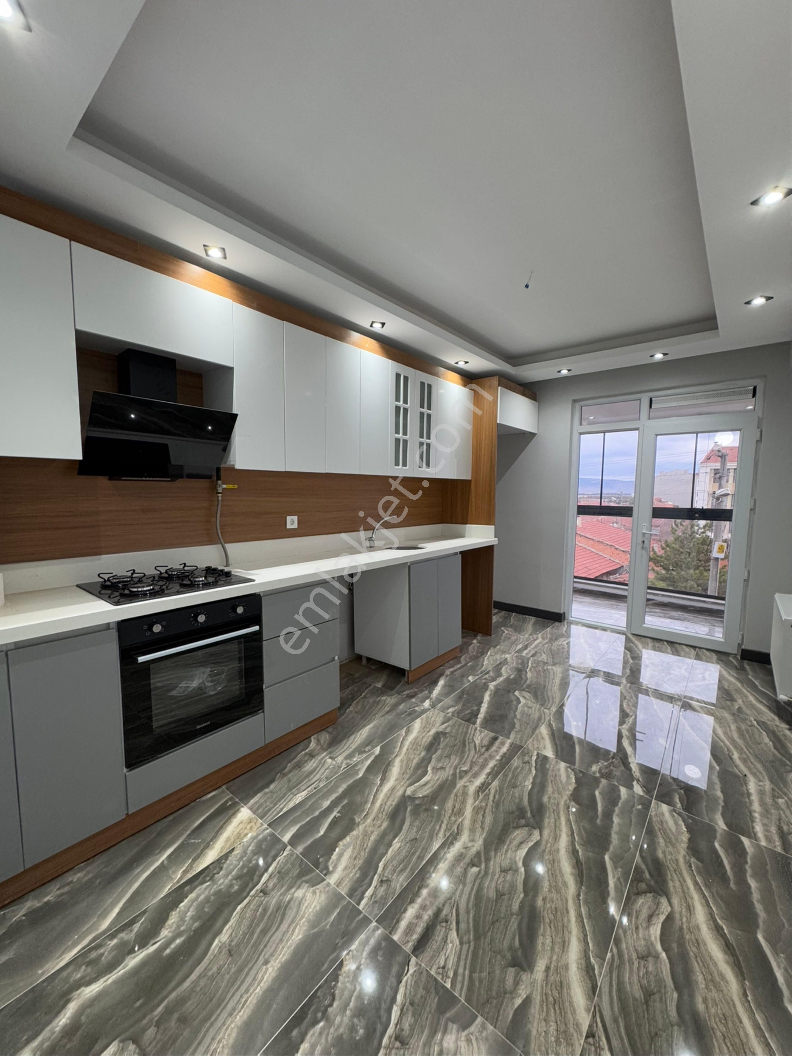 Conker İnşaat Emlak’tan Esentepe Mahallesi Ultra Lüks 3+1 Satılık Daireler - Görsel 2