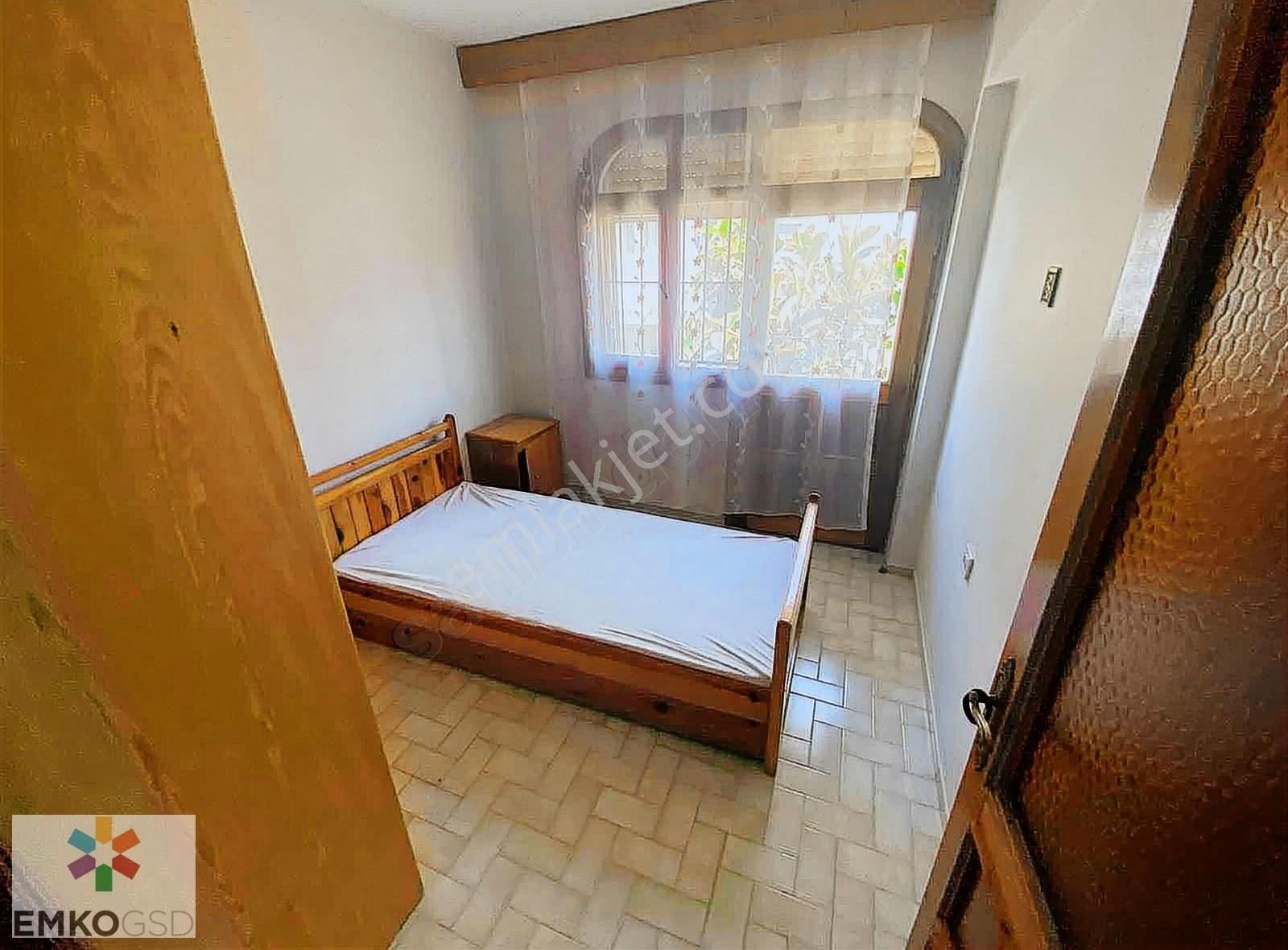 Menderes Çukuraltı Kiralık Villa Özdere Çukuraltında Yolun Deniz Tarafında 4+1 Eşyalı Villa