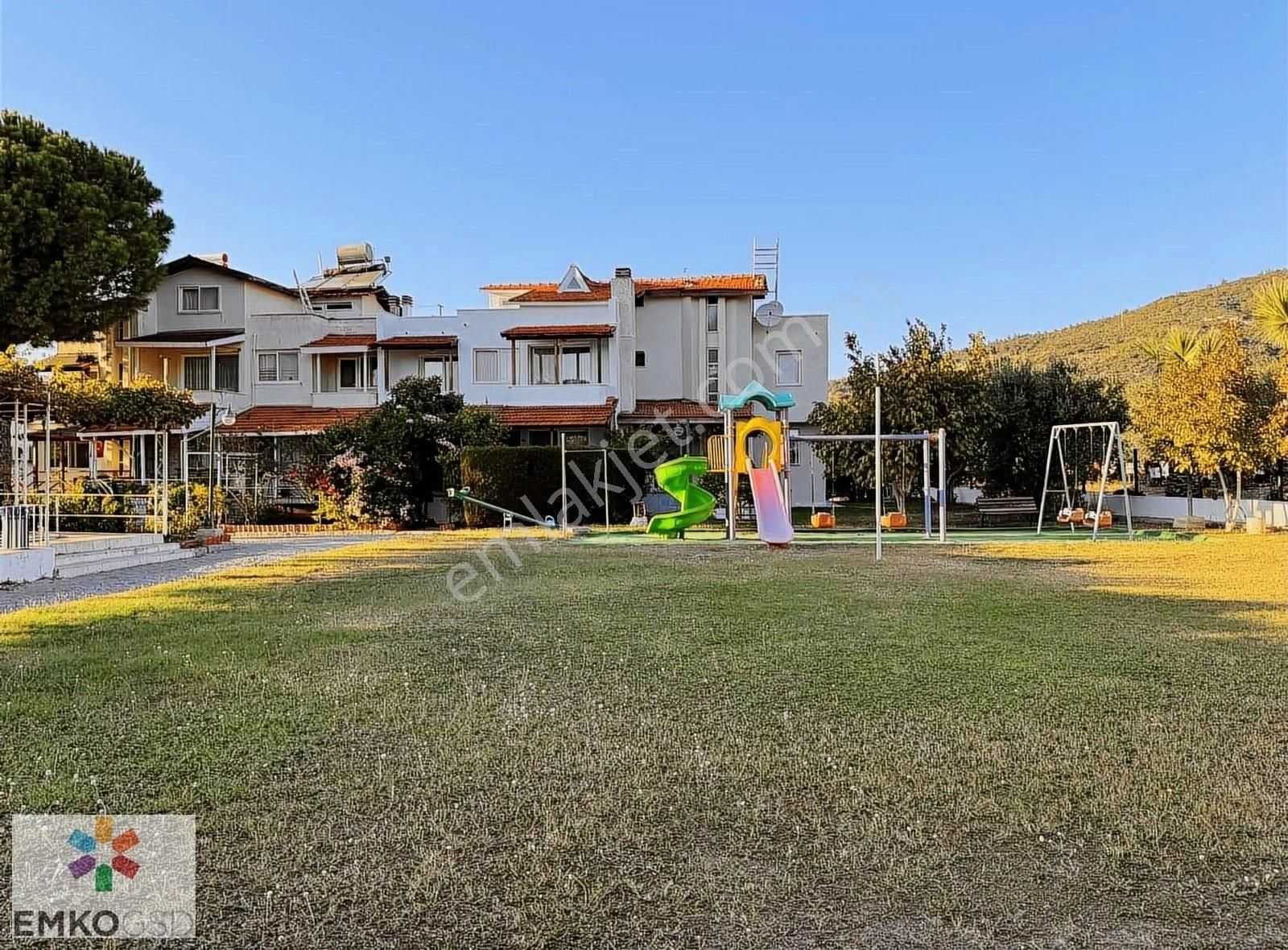 Menderes Gümüldür İnönü Satılık Yazlık Havuzlu Site İçinde Geniş Bahçeli Masrafsız Villa(yetkili)