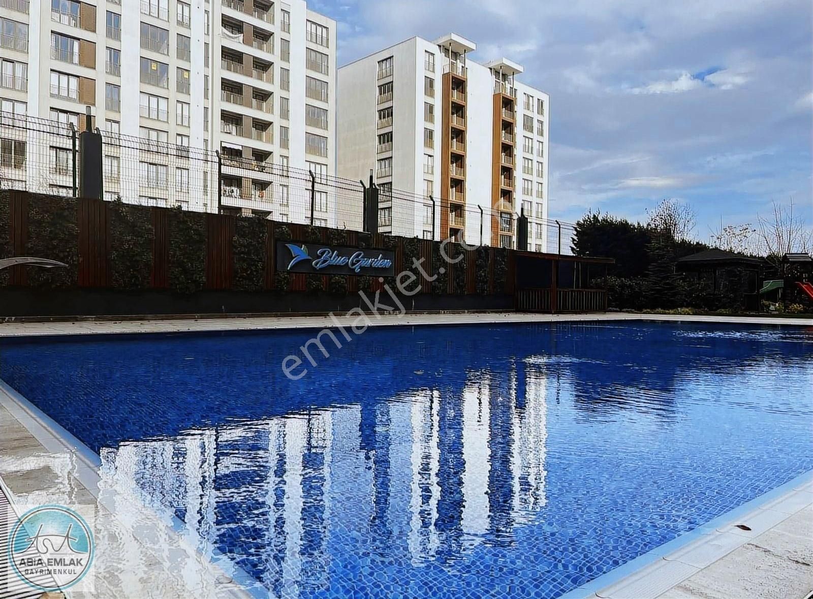 Pendik Esenler Satılık Daire Asia Dan Blue Garden Sitesinde Havuz Cepheli Satılık 3+1 Daire