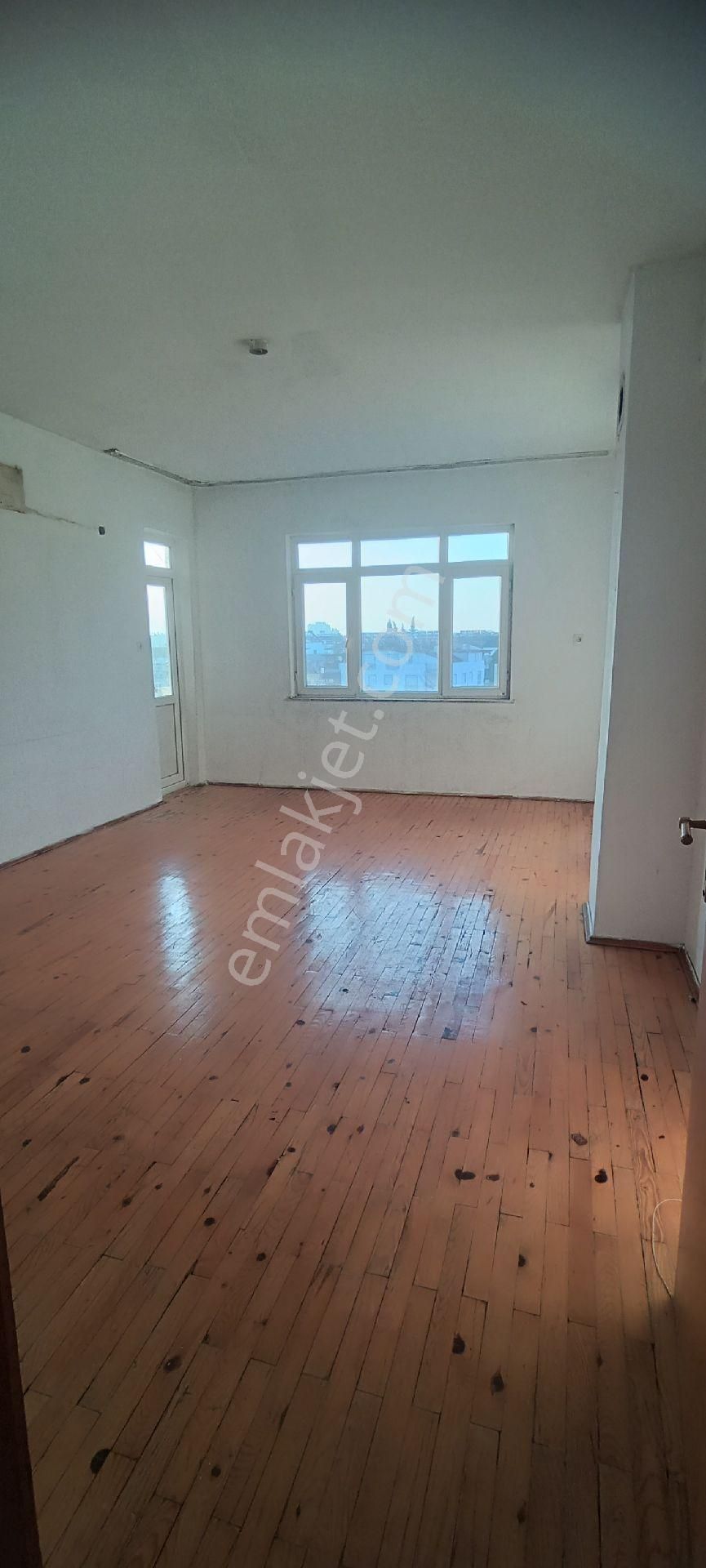 Muratpaşa Konuksever Kiralık Daire Karacaoğlan Caddesi Üzeri Katta Kiralık 3+1 Daire**polat Emlak