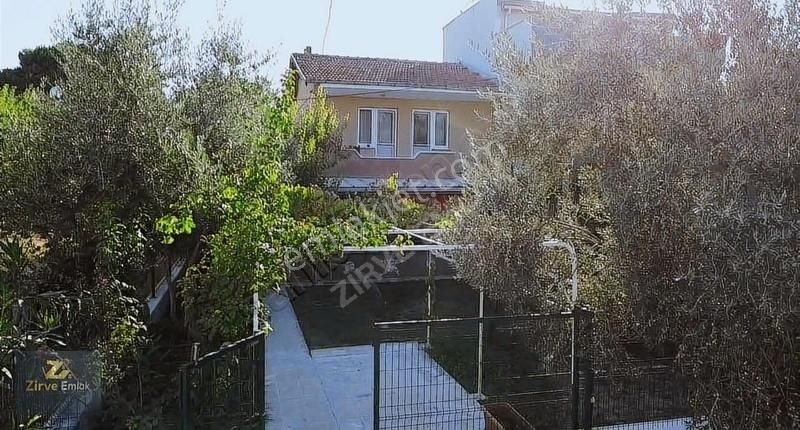 Dikili Salihler Satılık Villa Salihleraltı Gülkent Sitesi Gençlik Caddesi Denize 400 M Villa