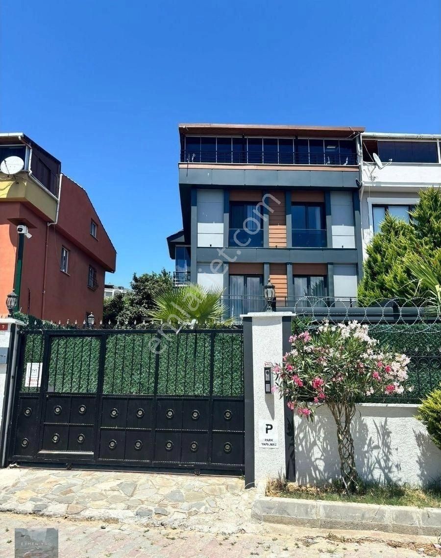 Büyükçekmece Fatih Satılık Villa Büyükçekmece'de Deniz Manzaralı Satılık Müstakil Lüks Villa 10+2+2 Mutfaklı 400m²