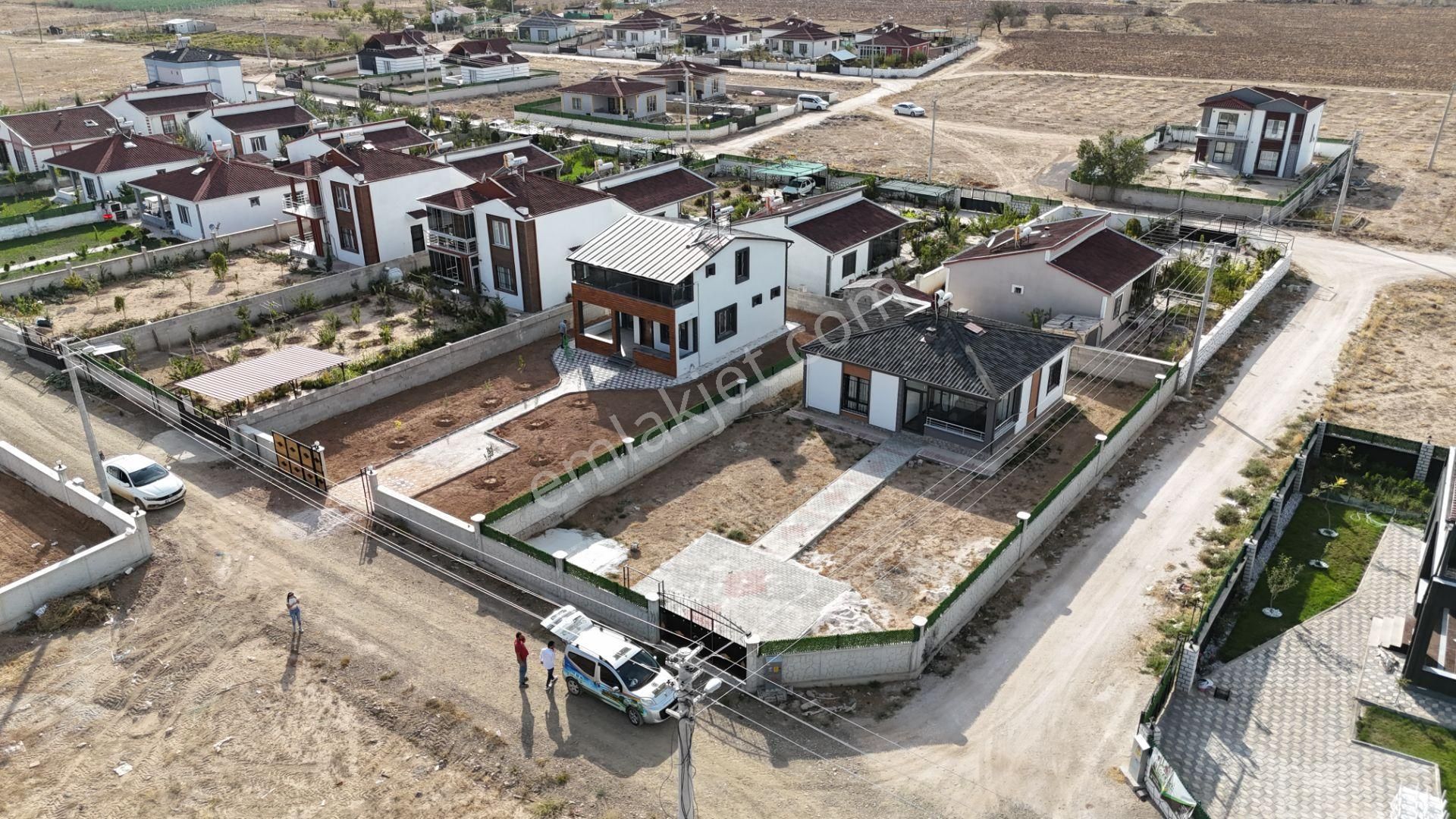 Bor Kemerhisar Bld. (Çayır) Satılık Villa E.gökal Niğde Kemerhisar 2 Katlı 4+1 160 M2 Villa Uygun Fiyatlı