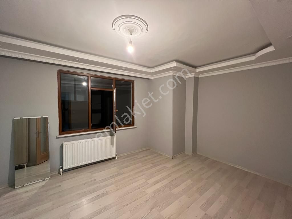 Eyüpsultan Düğmeciler Kiralık Daire Aydın Team'den Eyüp Düğmeciler Mah. 1+1 65m2 Bakımlı Daire