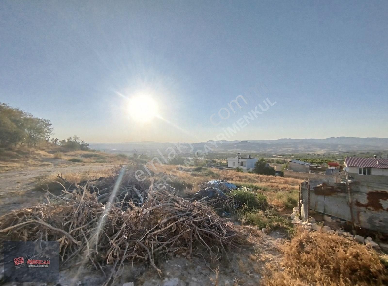 Şahinbey Kale Satılık Konut İmarlı Burç Kale'de Satılık Tek Tapu 154 M2 B3 Konut Arsası Su Basmanlı