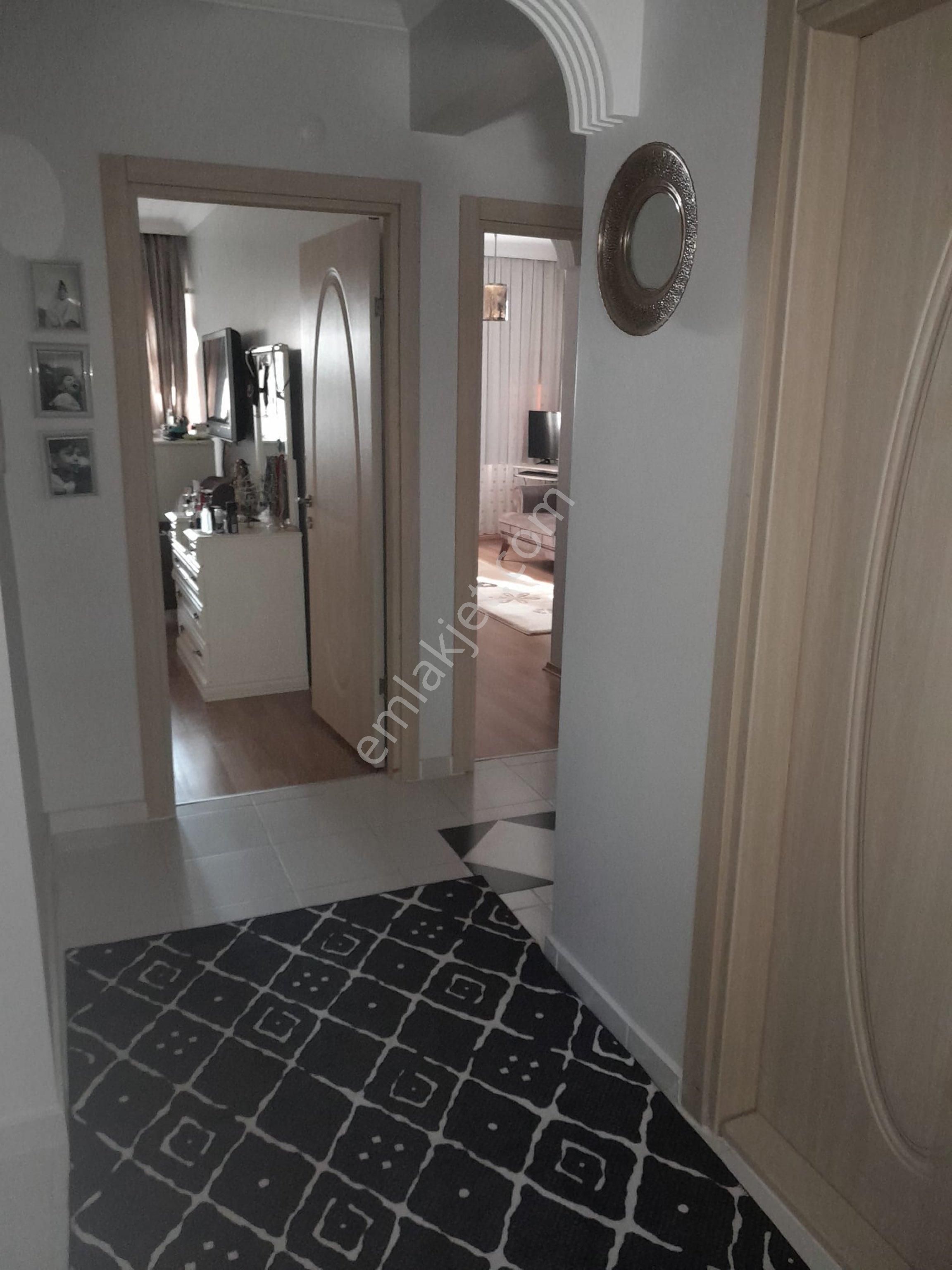 Güzelce De 400m2 Arsa İçerisinde Ful Tadilatlı 5+1 Satılık Villa - Görsel 22