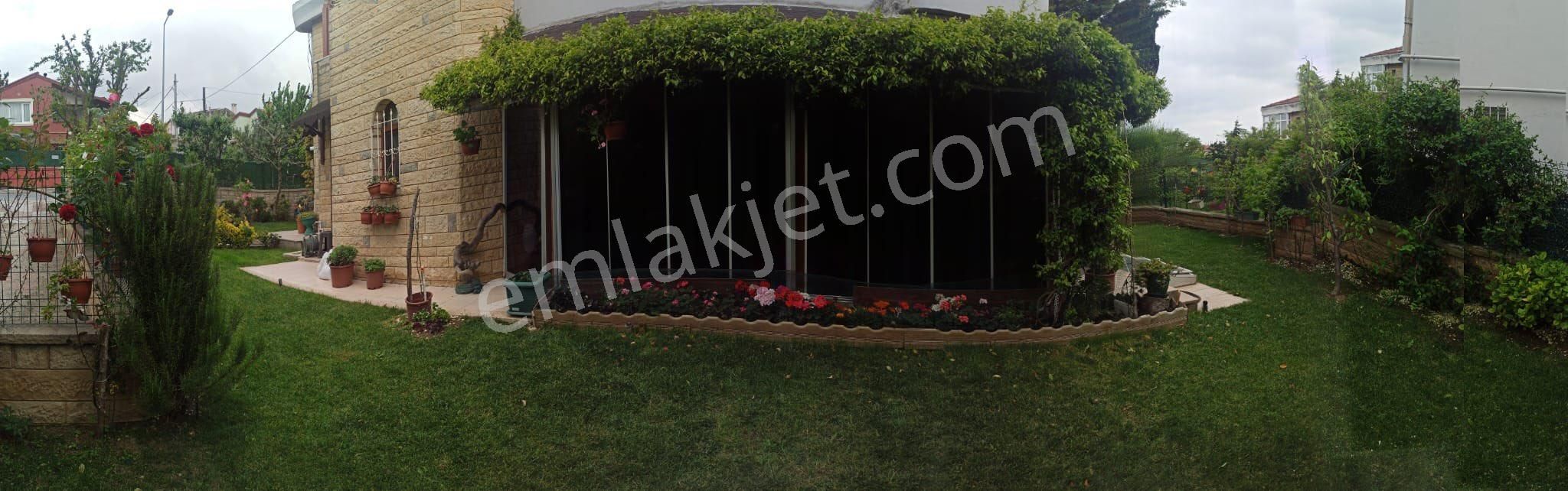 Güzelce De 400m2 Arsa İçerisinde Ful Tadilatlı 5+1 Satılık Villa - Görsel 14