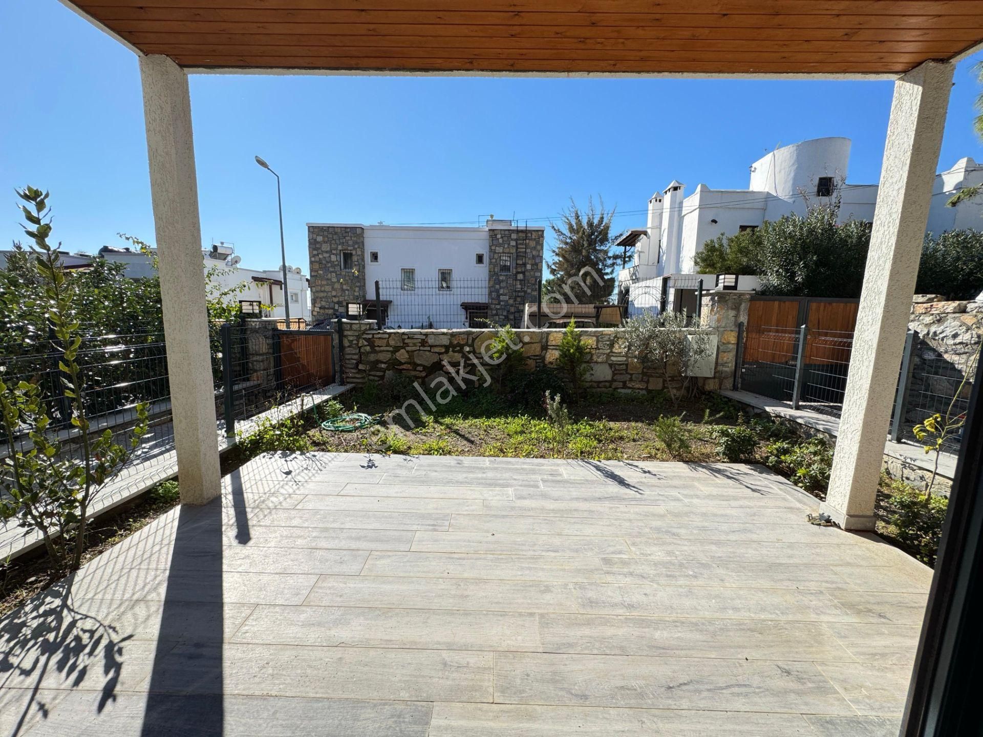 Bodrum Konacık'ta Satılık Bahçe Ve Üst Kat 2+1 Daire - Görsel 4