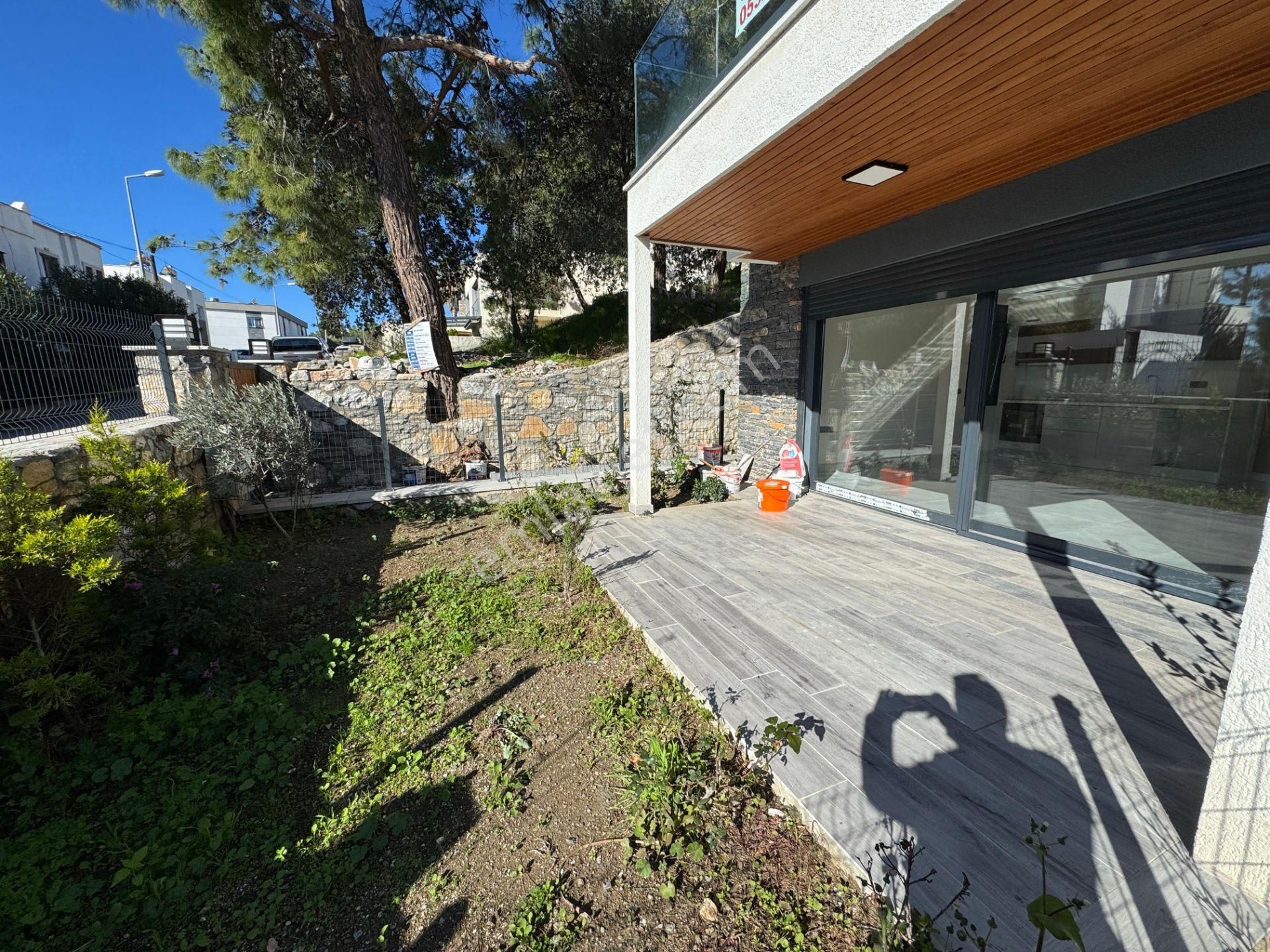 Bodrum Konacık'ta Satılık Bahçe Ve Üst Kat 2+1 Daire - Görsel 3