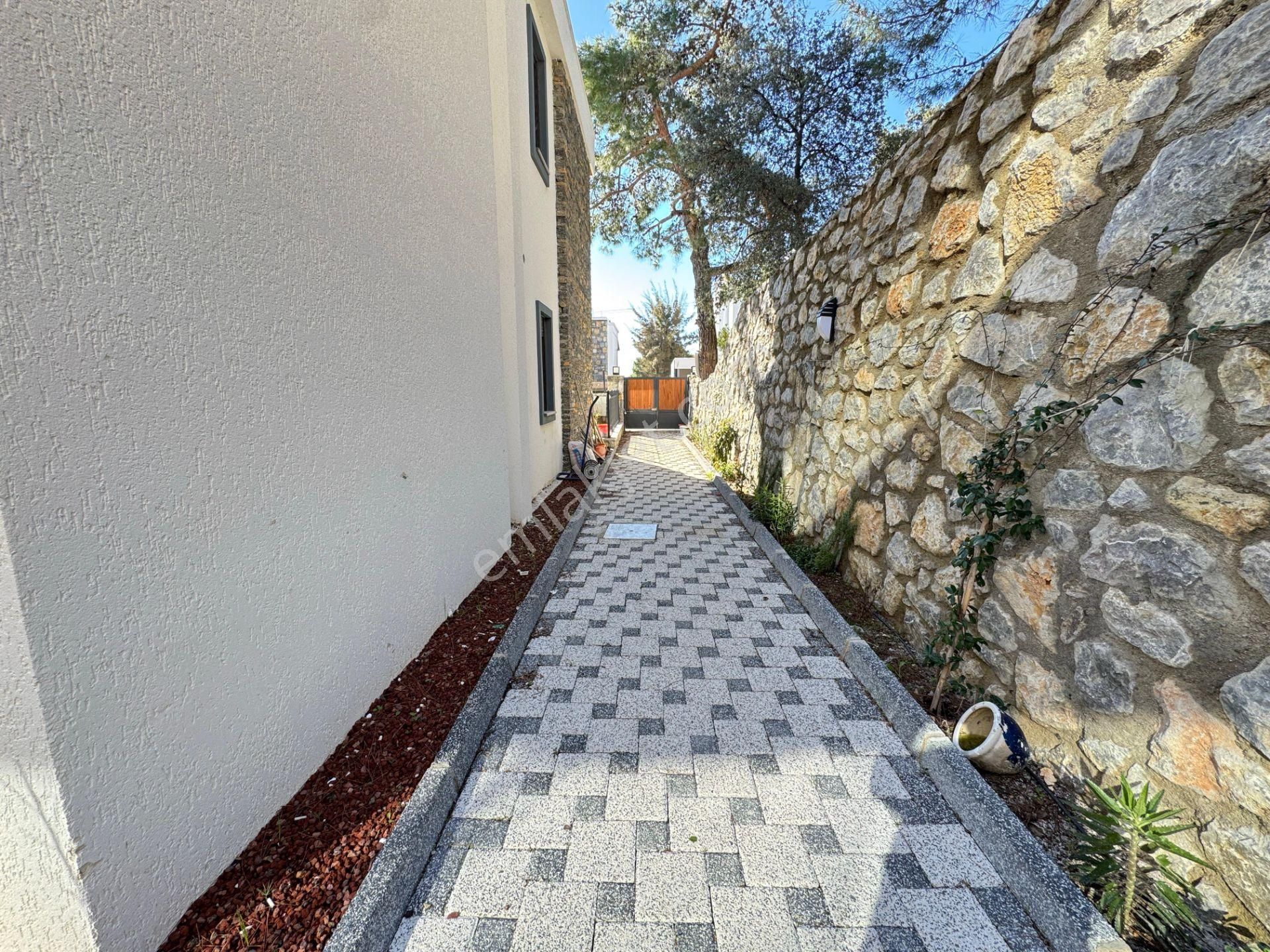 Bodrum Konacık'ta Satılık Bahçe Ve Üst Kat 2+1 Daire - Görsel 5