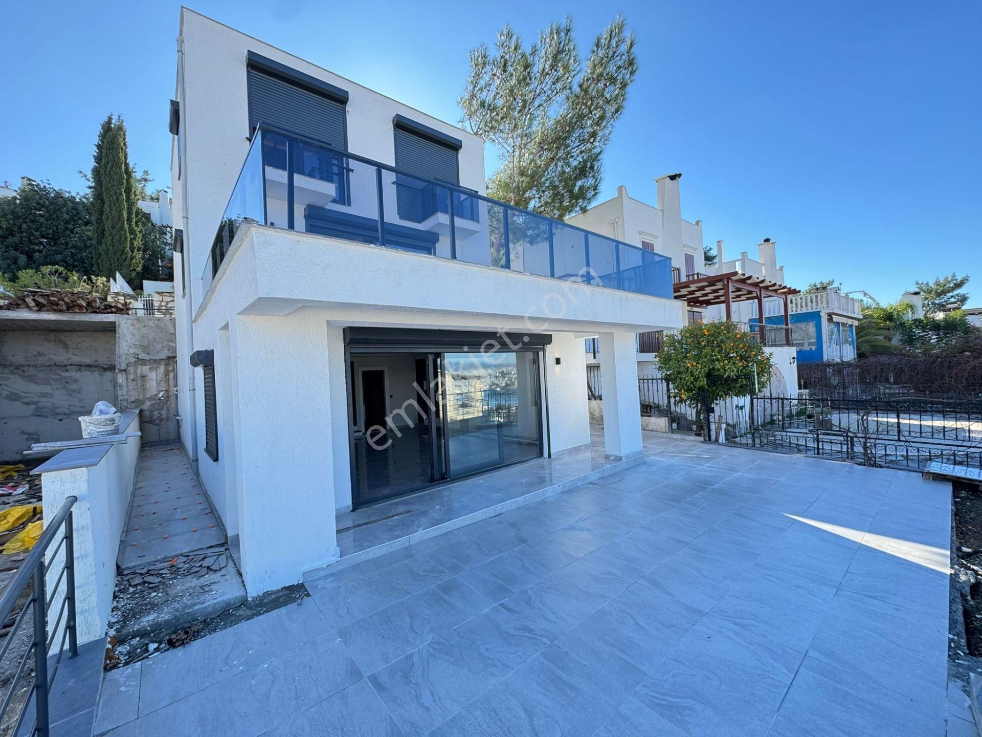 Bodrum Kumbahçe Satılık Villa Bodrum Kumbahçe'de Satılık Önü Kapanmaz Deniz Manzaralı 4+1 Villa