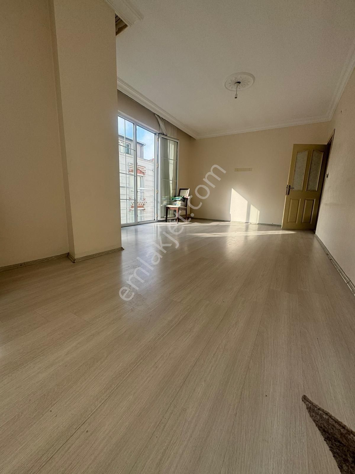 Esenyurt Pınar Kiralık Daire Esenyurt Pınar Mahallesi Geniş 2+1