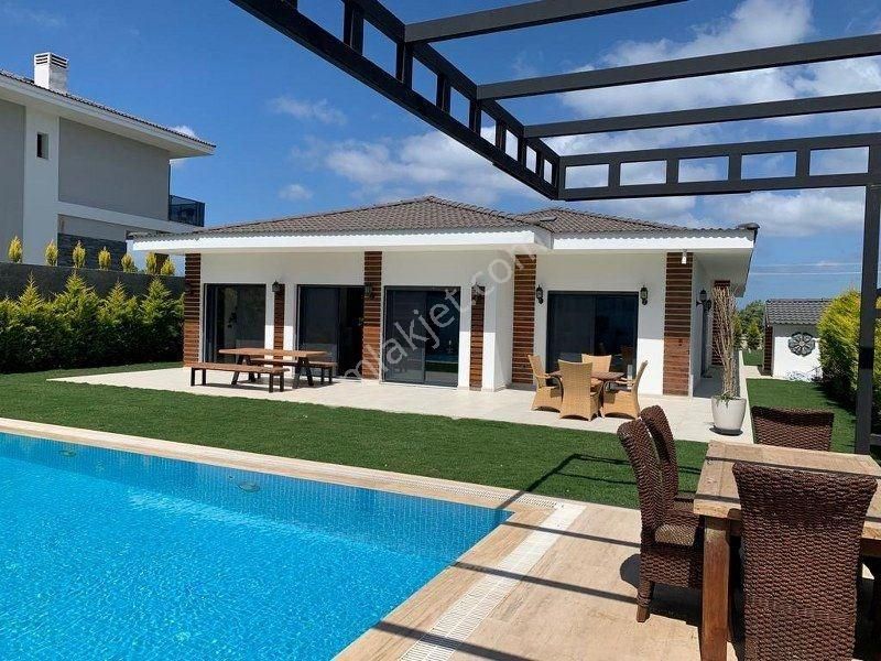 İzmir Çeşme Mamur Baba Havuzlu 5+1 Satılık Tek Katlı Müstakil Lüks Villa - Görsel 2