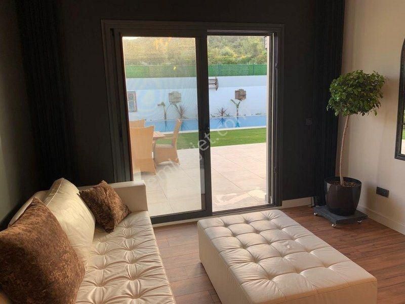 İzmir Çeşme Mamur Baba Havuzlu 5+1 Satılık Tek Katlı Müstakil Lüks Villa - Görsel 26