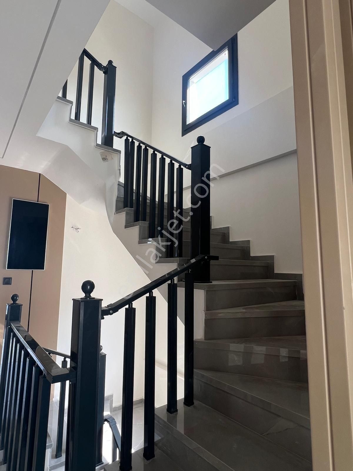 Didim Sağtur'da Satılık 4+1 Ayrı Mutfak Özel Havuzlu Müstakil Villa - Görsel 14