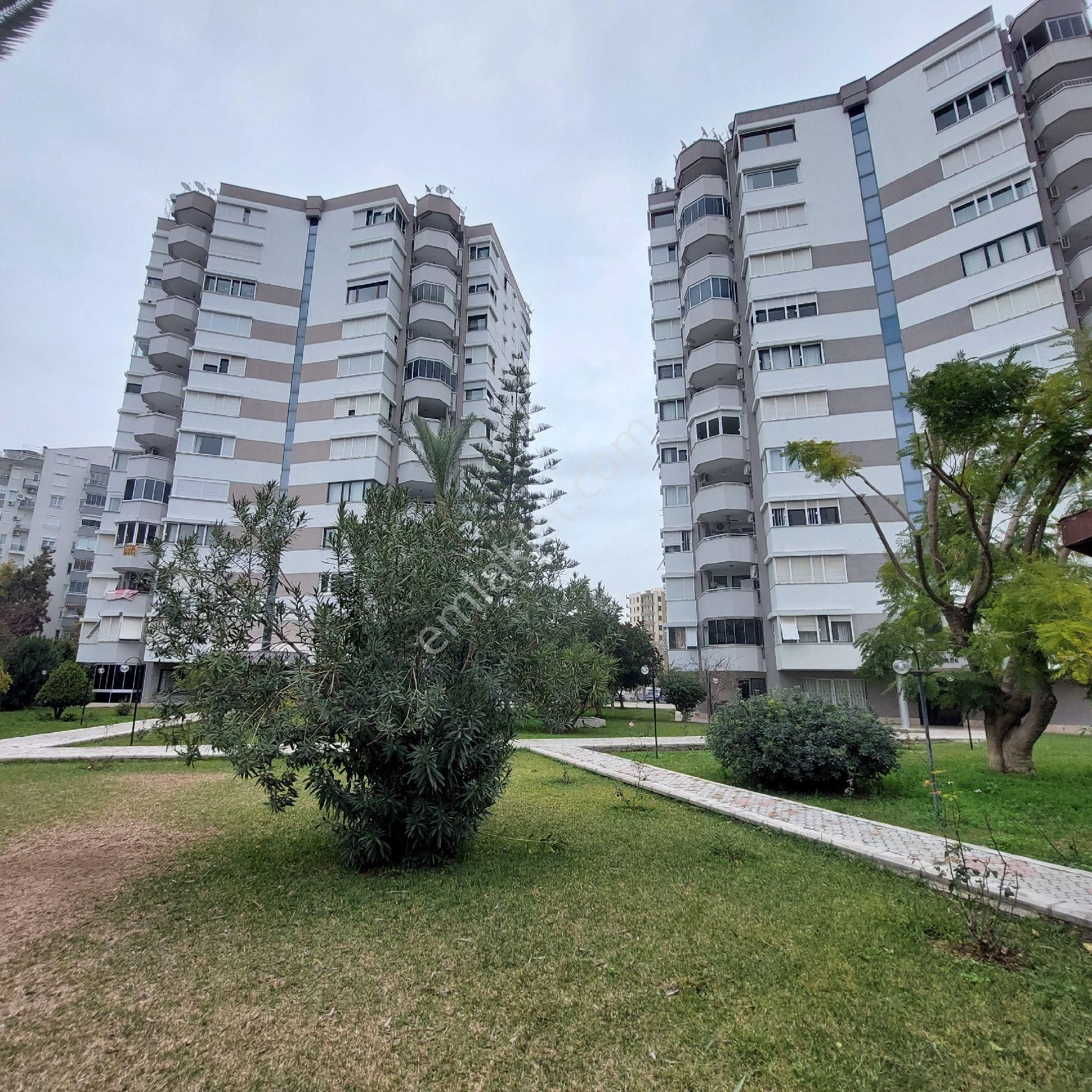 Muratpaşa Yeşilbahçe Satılık Daire Antalya, Muratpaşa, Yeşilbahçe'de, Site İçinde, 3+1, Daire