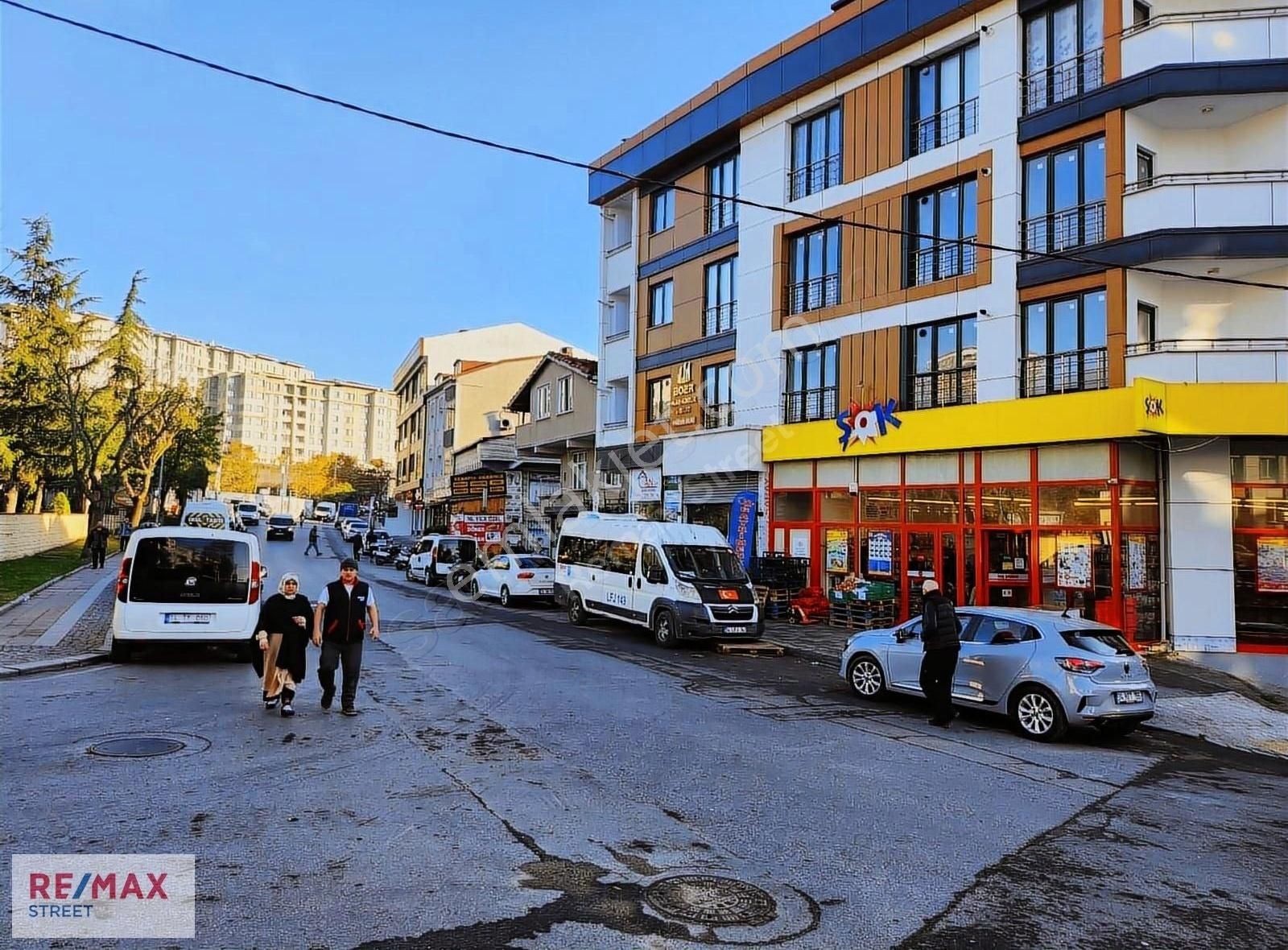 Küçükçekmece İstasyon Satılık Dükkan & Mağaza Özlem Kaya Remax Street Kurumsal Kiracılı Yatırımlık Fırsat Mülk