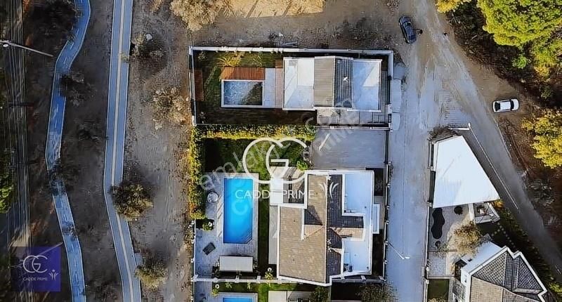 Cadde'den Deniz Manzaralı Delüx Tasarım Havuzlu 4+1 Akıllı Villa - Görsel 32